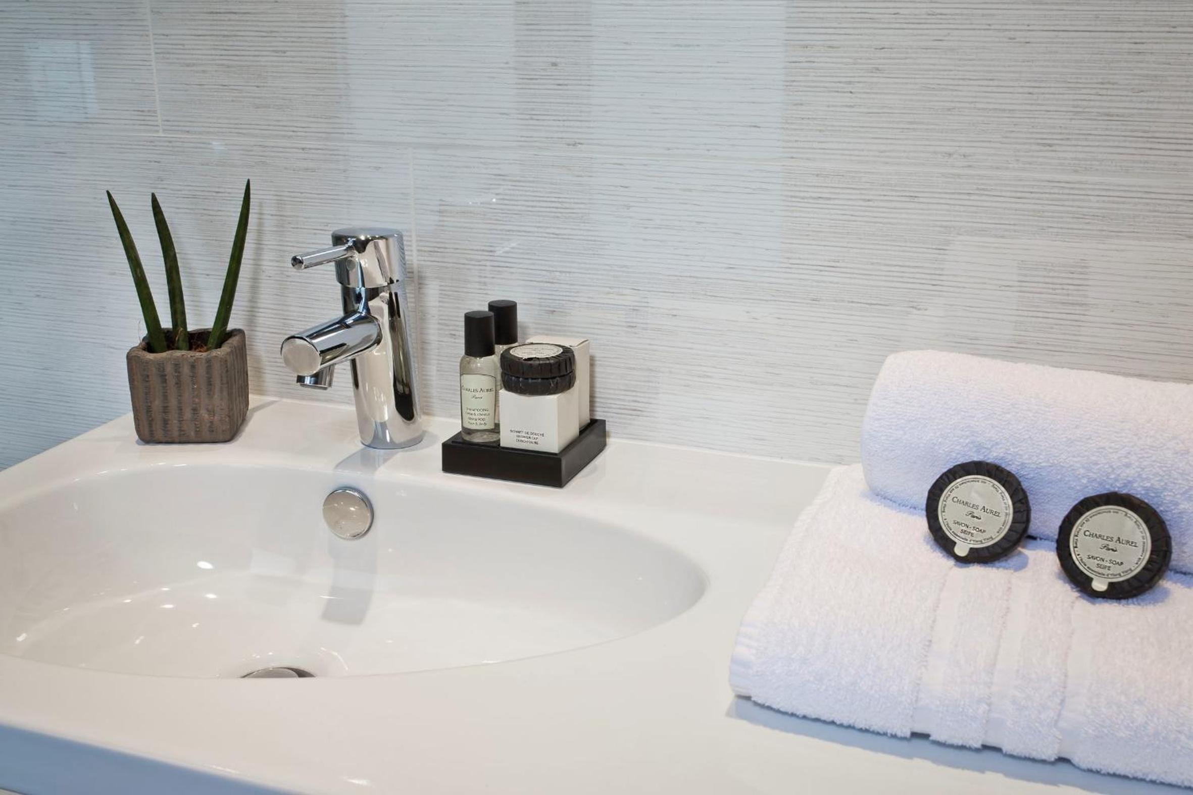 Single Room with Shower photo 2