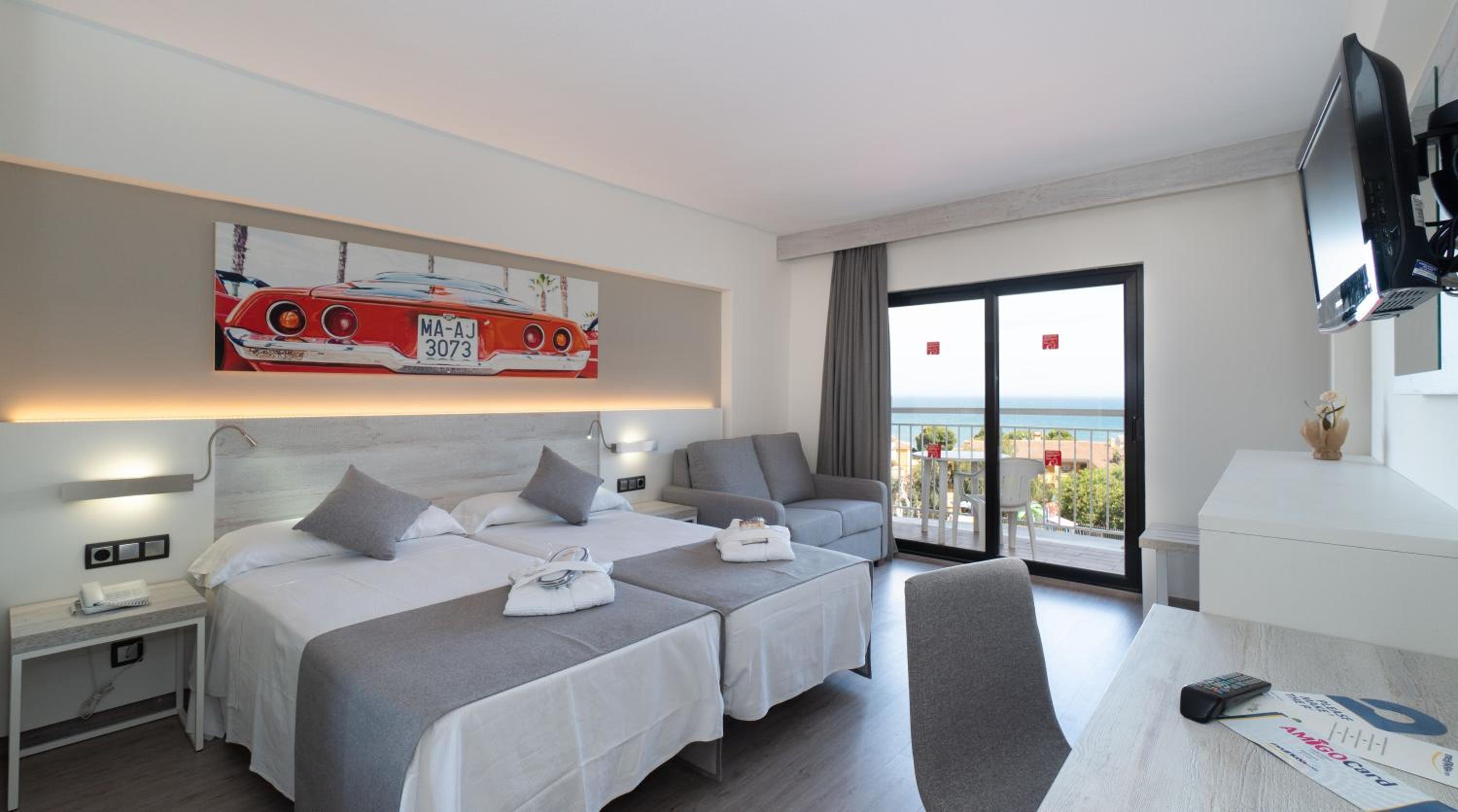 Double Room (2 Adults + 2 Children) - Photo 1
