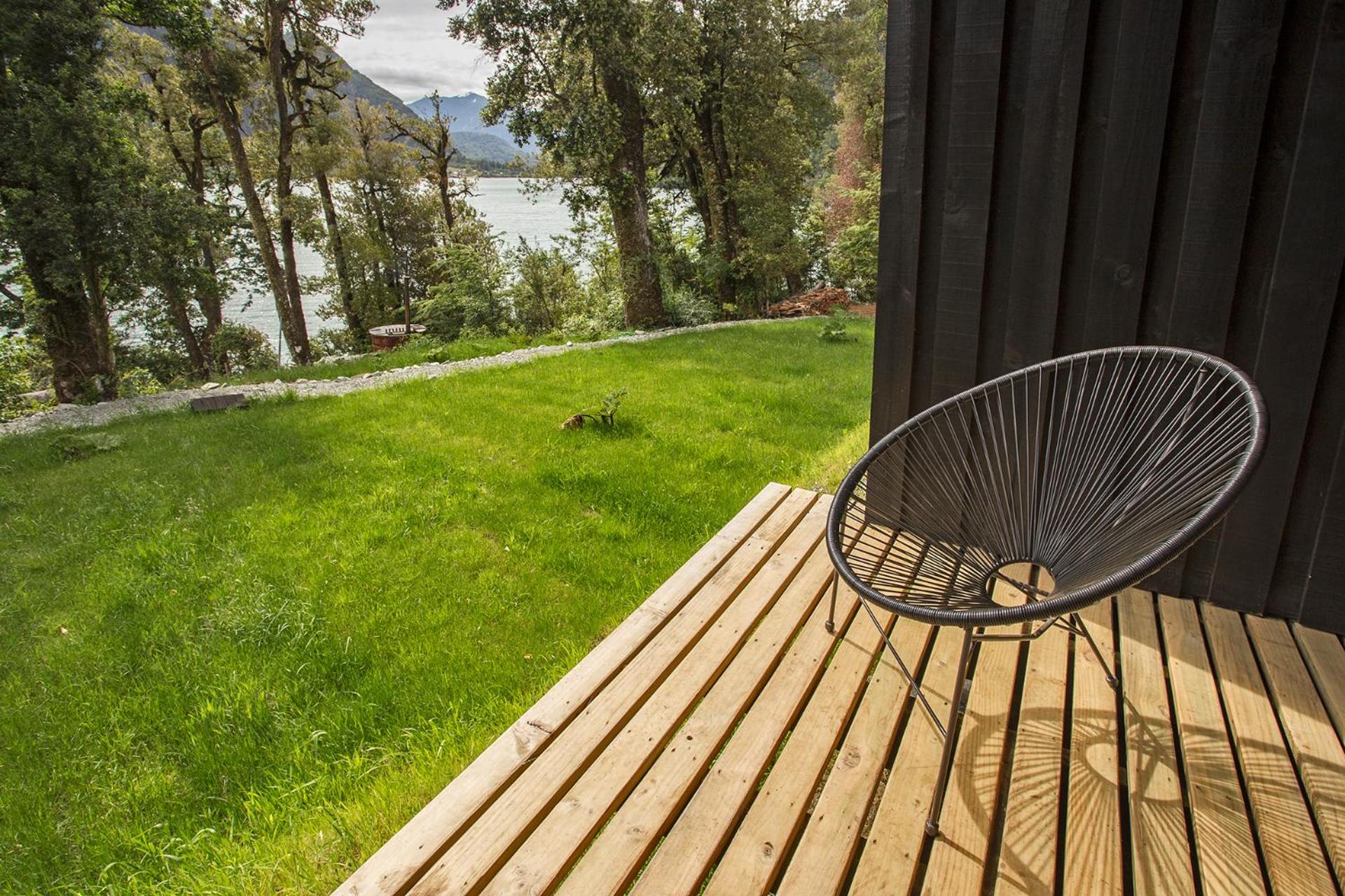 Deluxe Double or Twin Room with Lake View photo 3