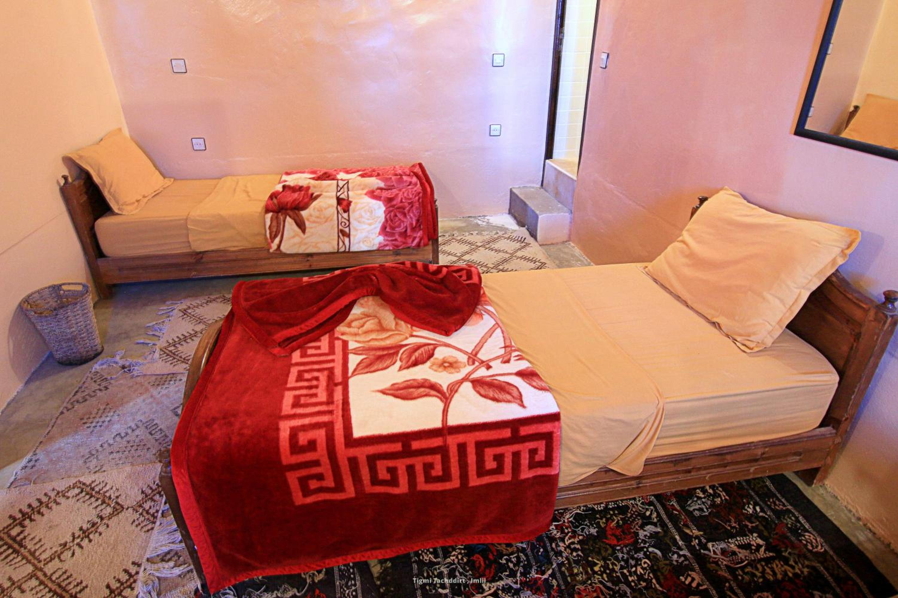 Standard Double Room with Shared Bathroom photo 1