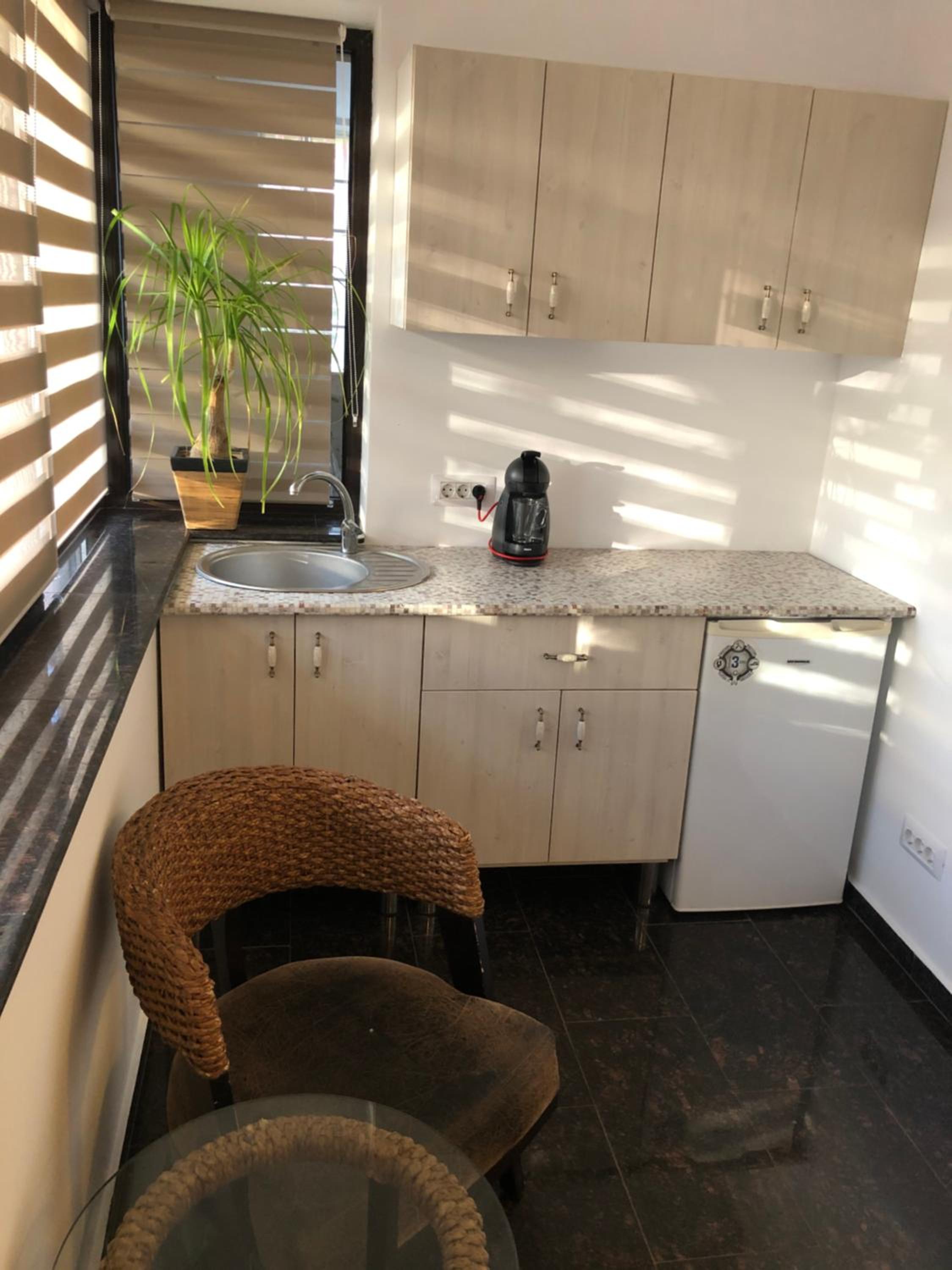Double Room with Private Bathroom - Photo 3