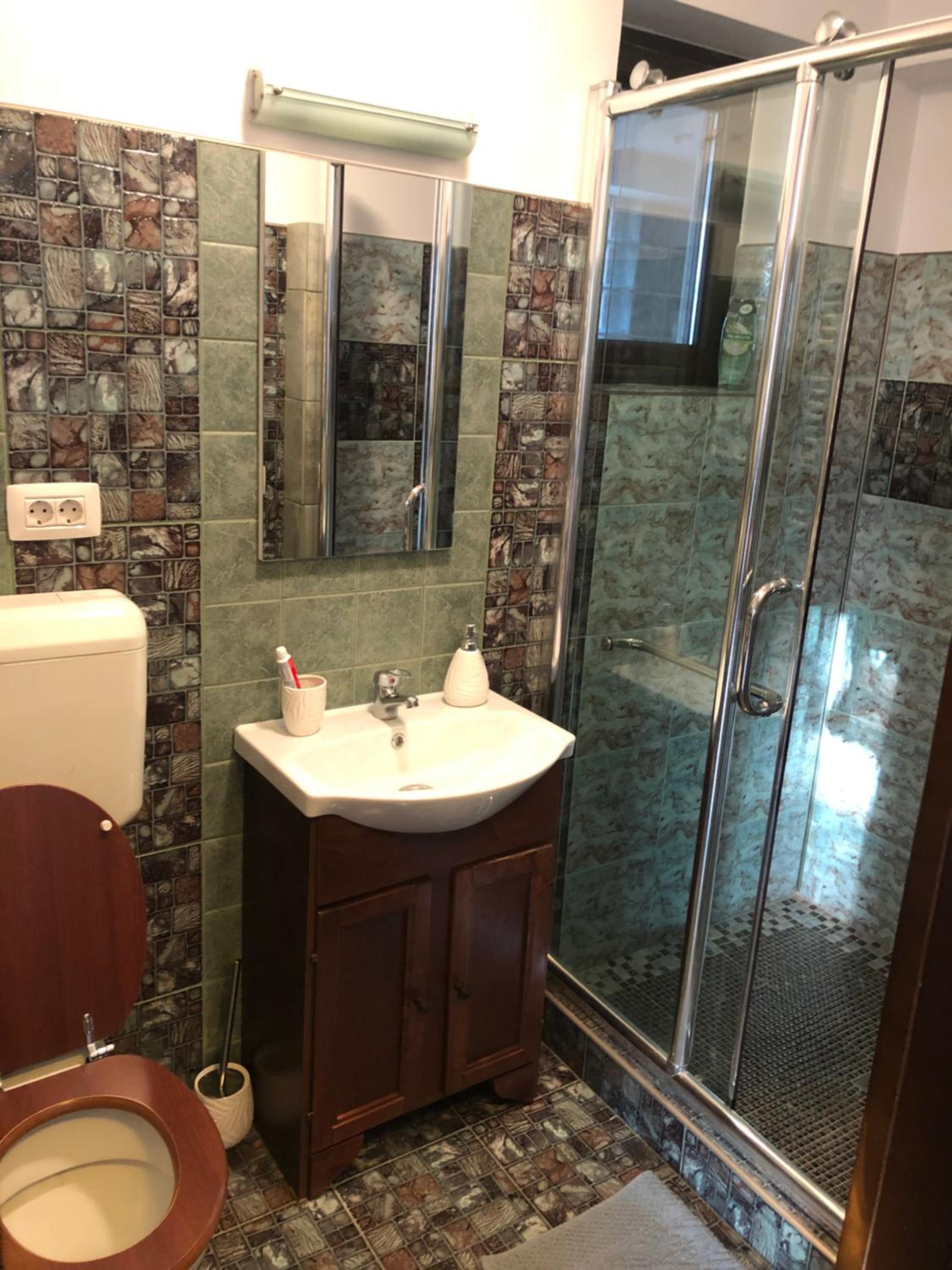 Double Room with Private Bathroom - Photo 4