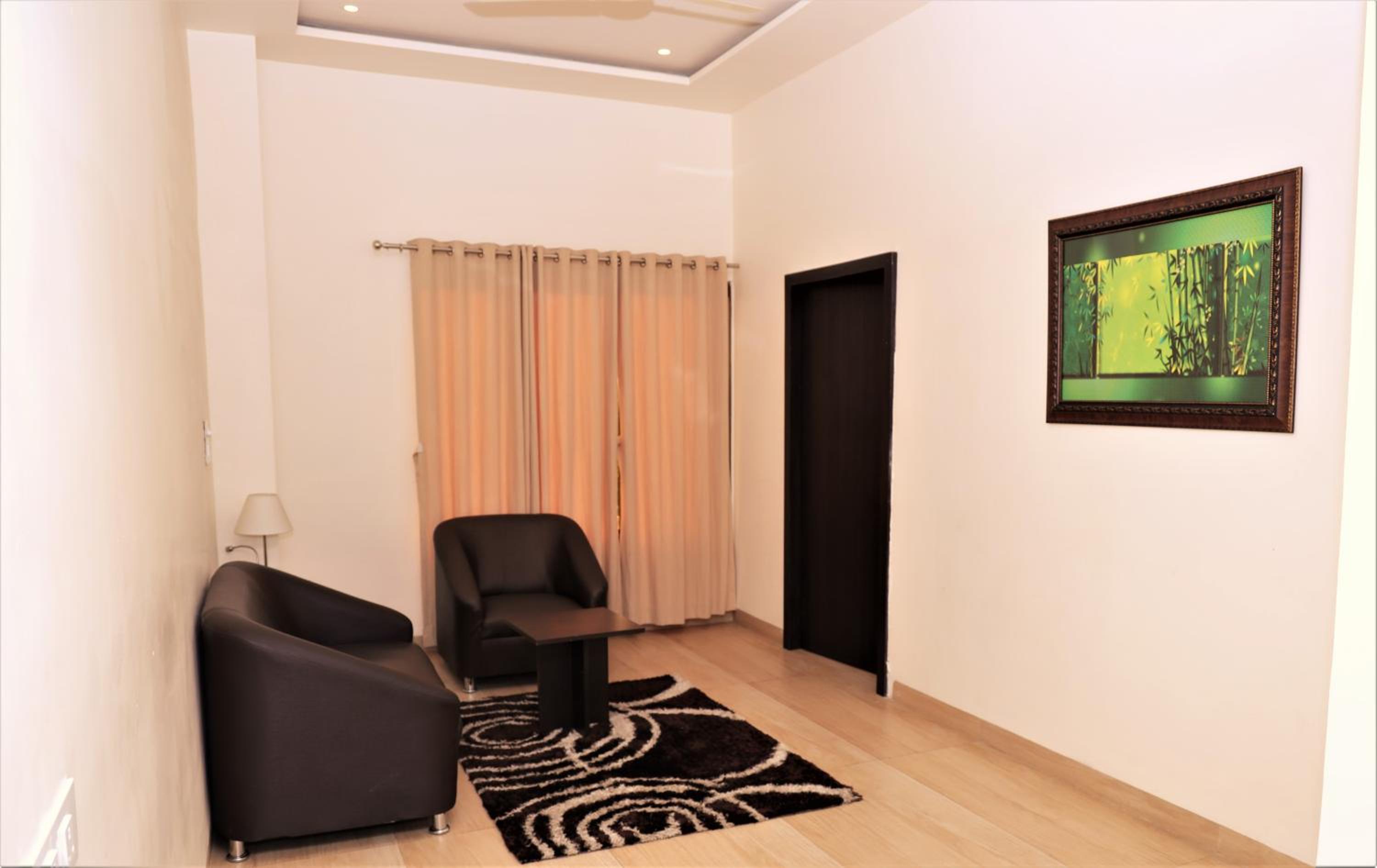 King Suite - Photo 2