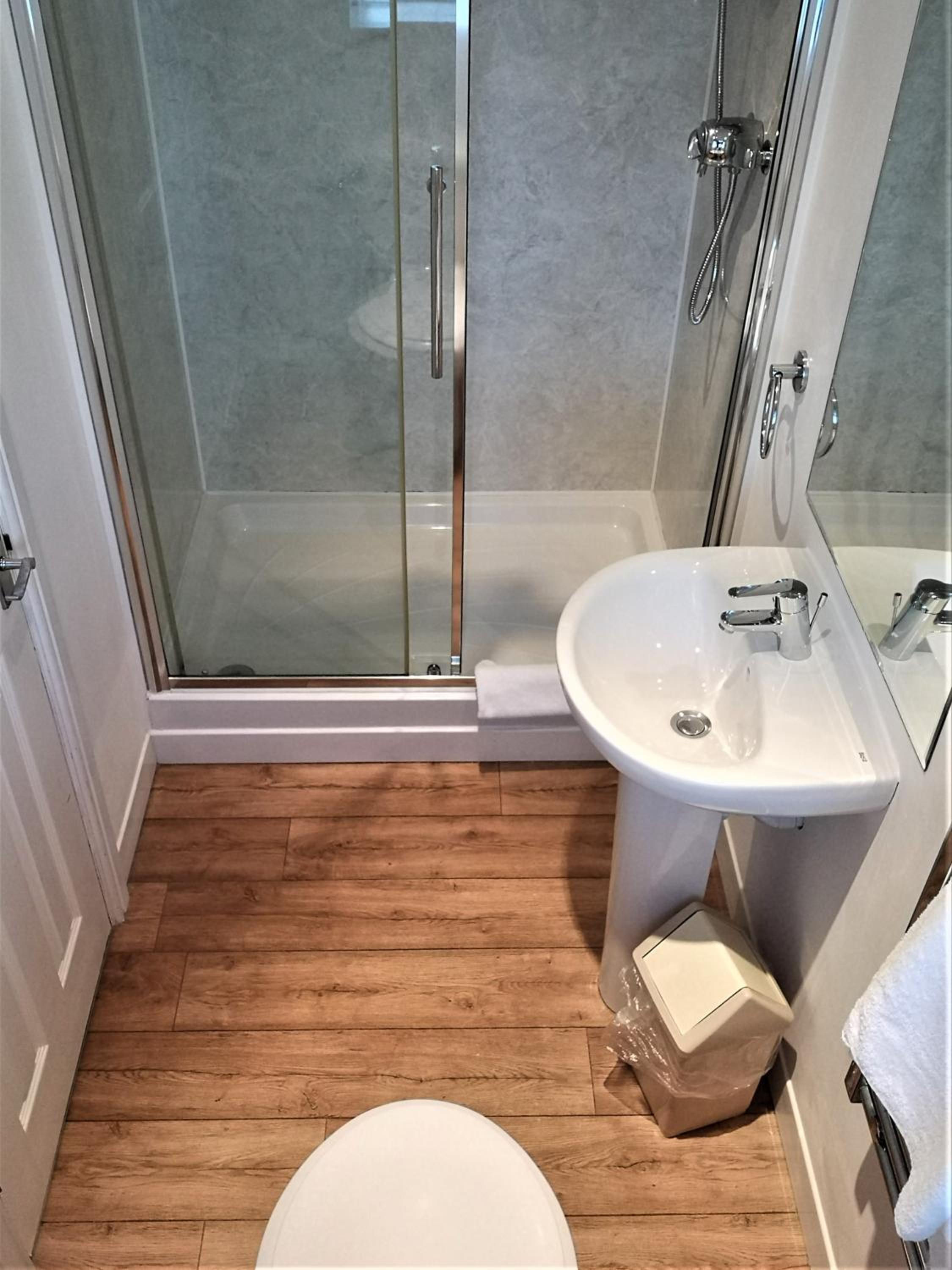 Double Room - Photo 12