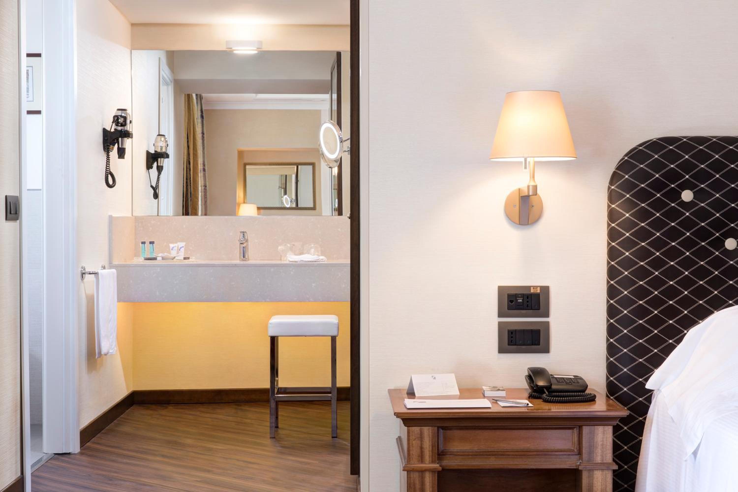 Superior Double Room - Photo 14