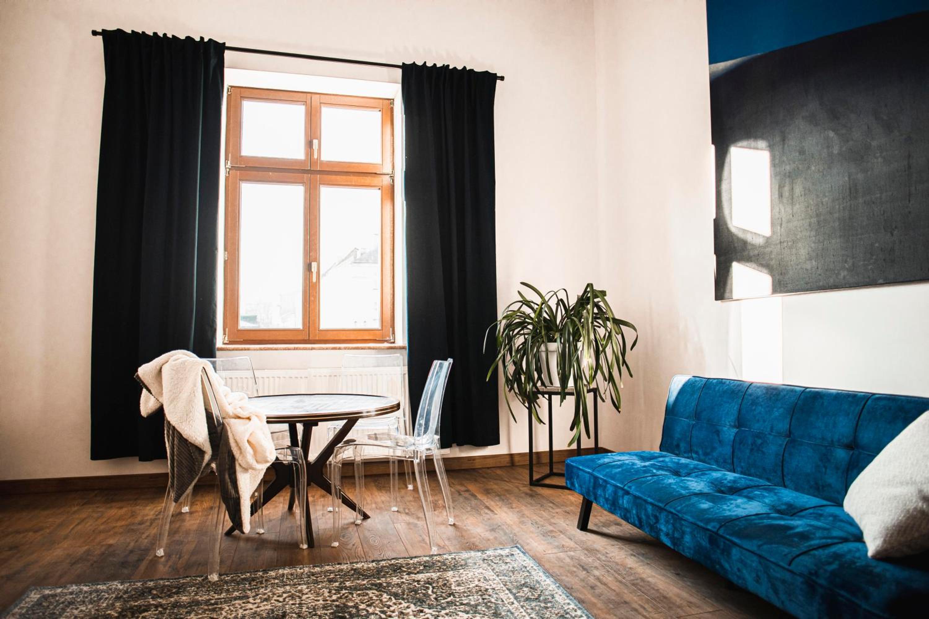 One-Bedroom Apartment - Photo 4