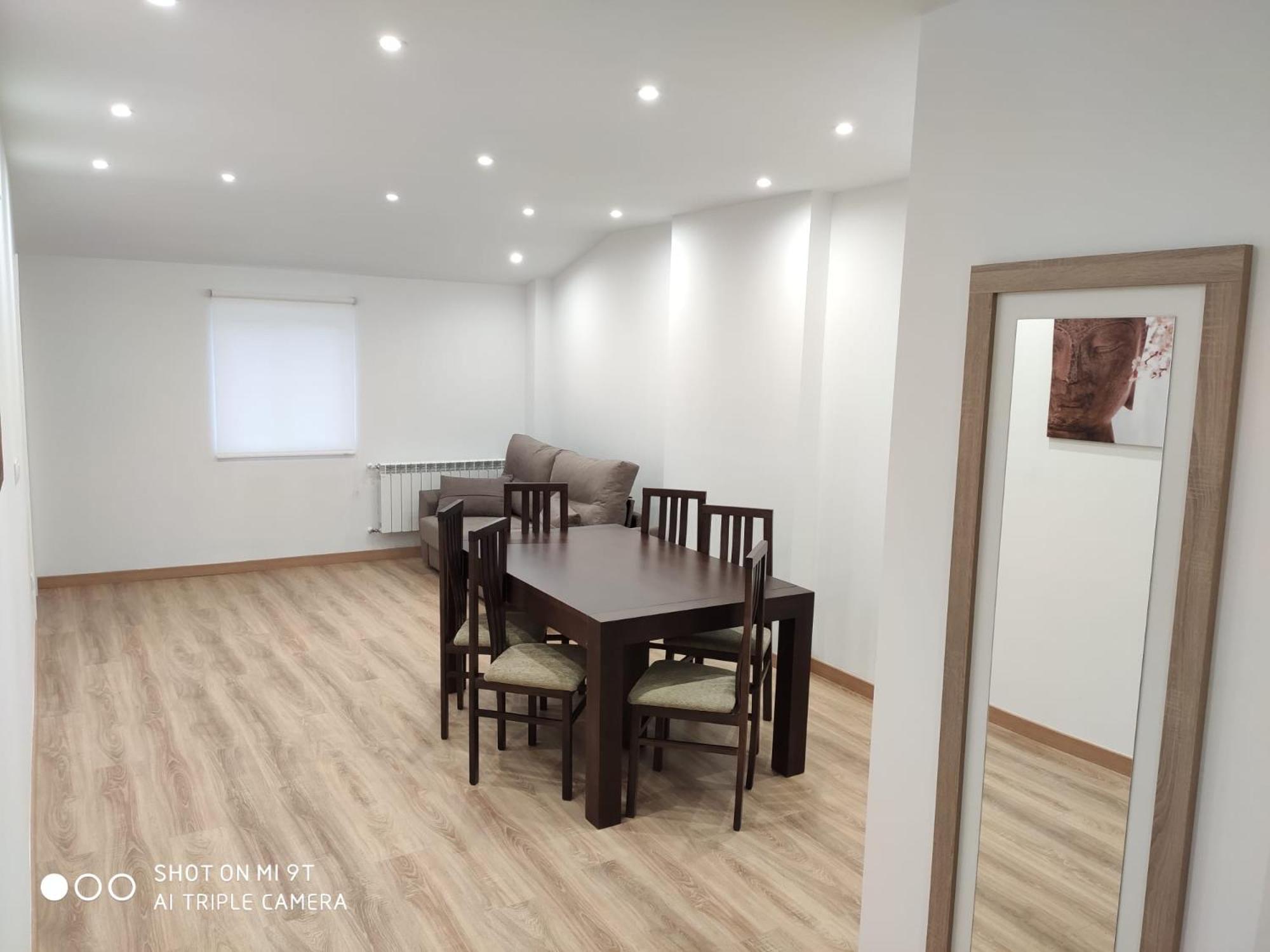 Family Suite with Balcony - Photo 2