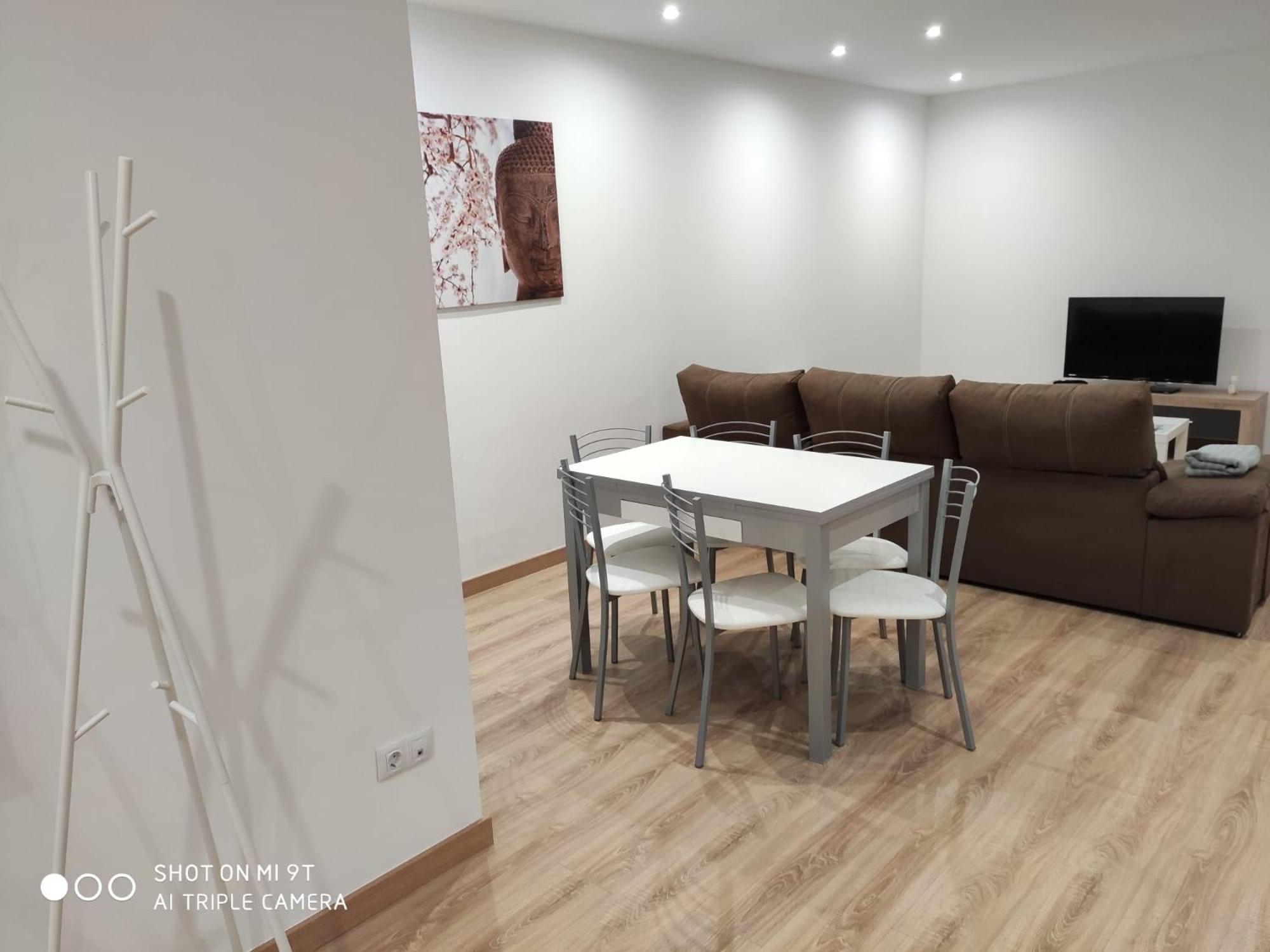 Family Suite with Balcony - Photo 29