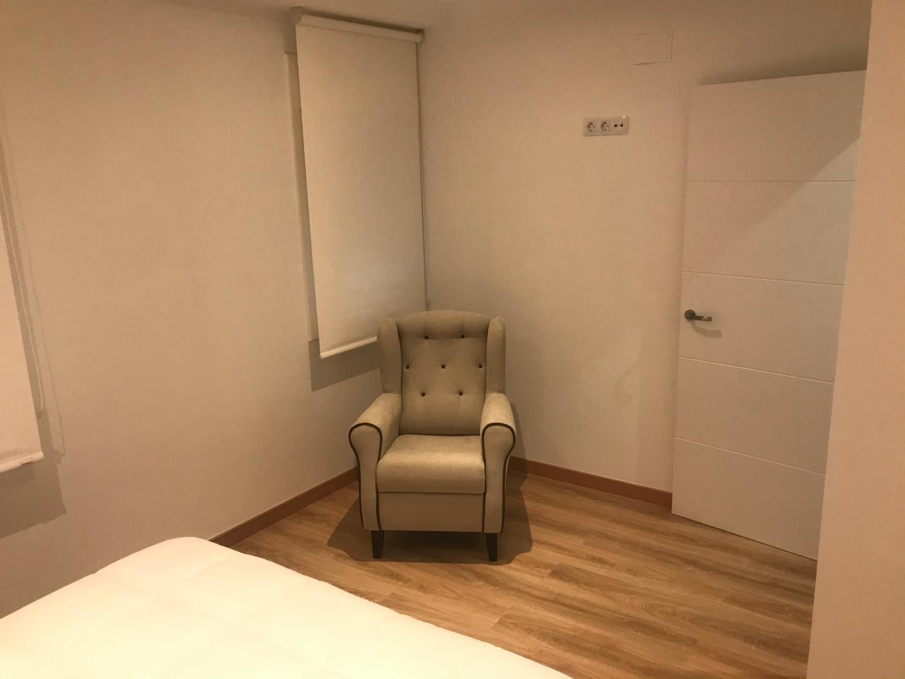 Family Suite with Balcony - Photo 16