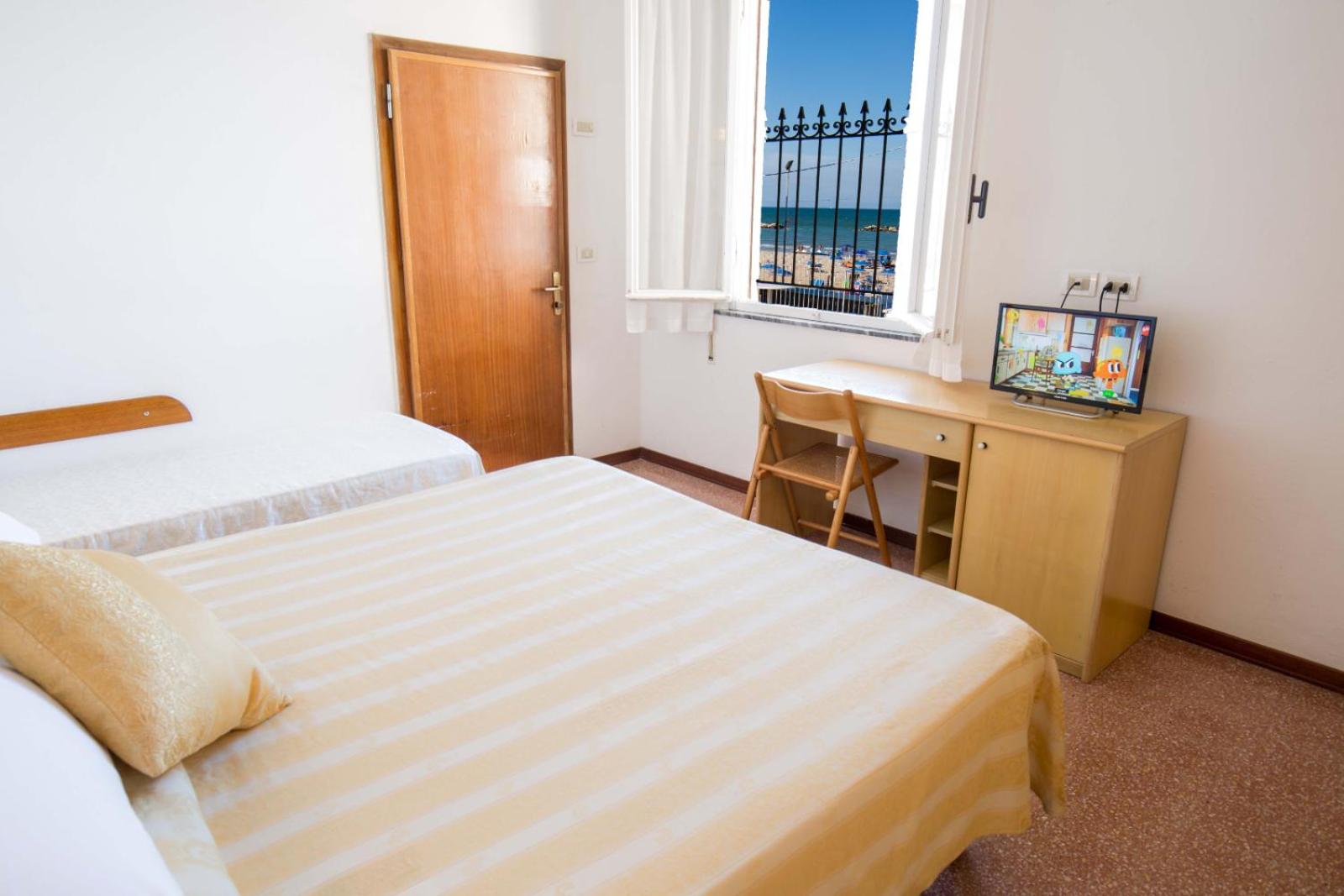 Economy Triple Room