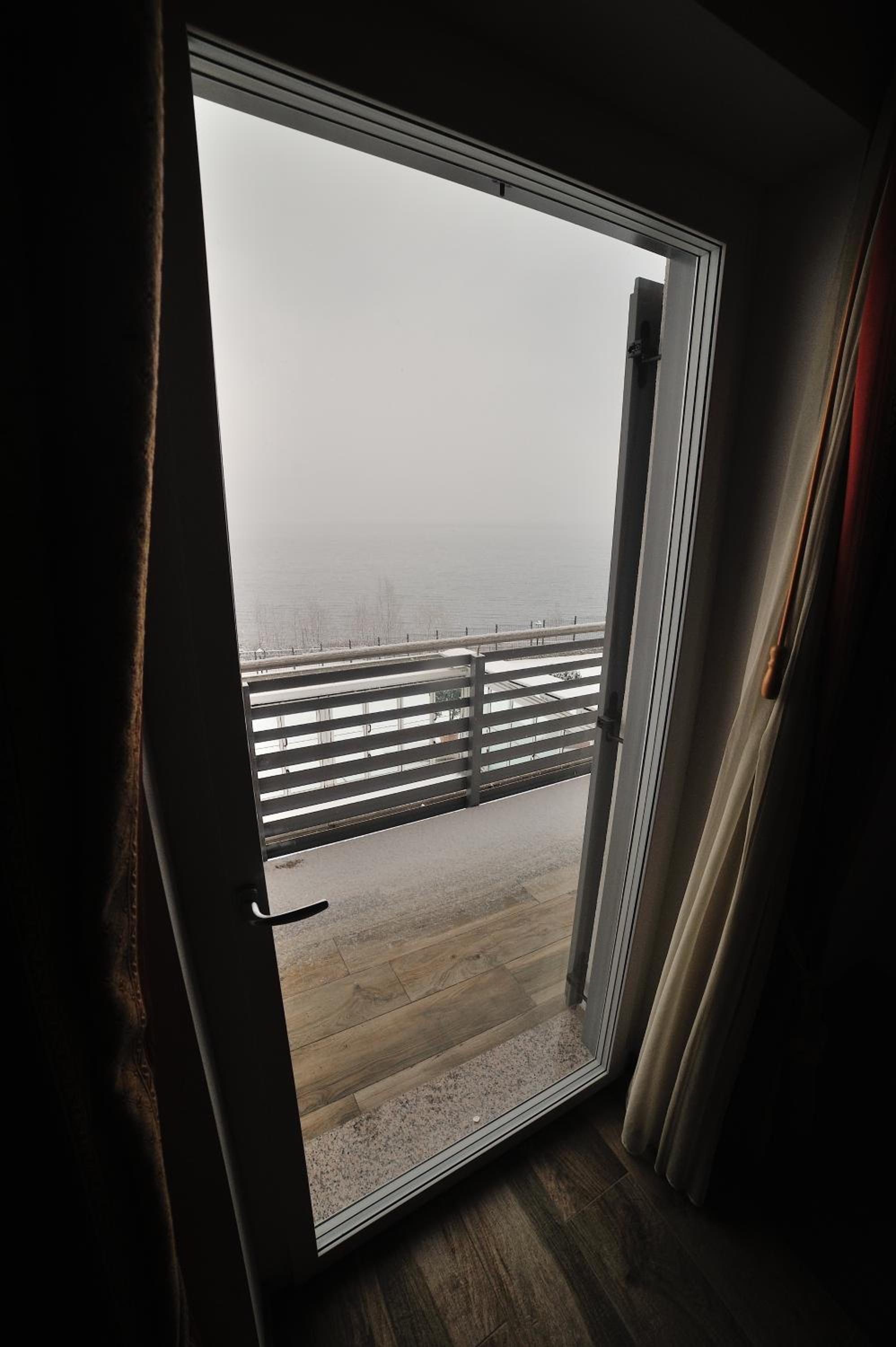 King Room with Lake View photo 3