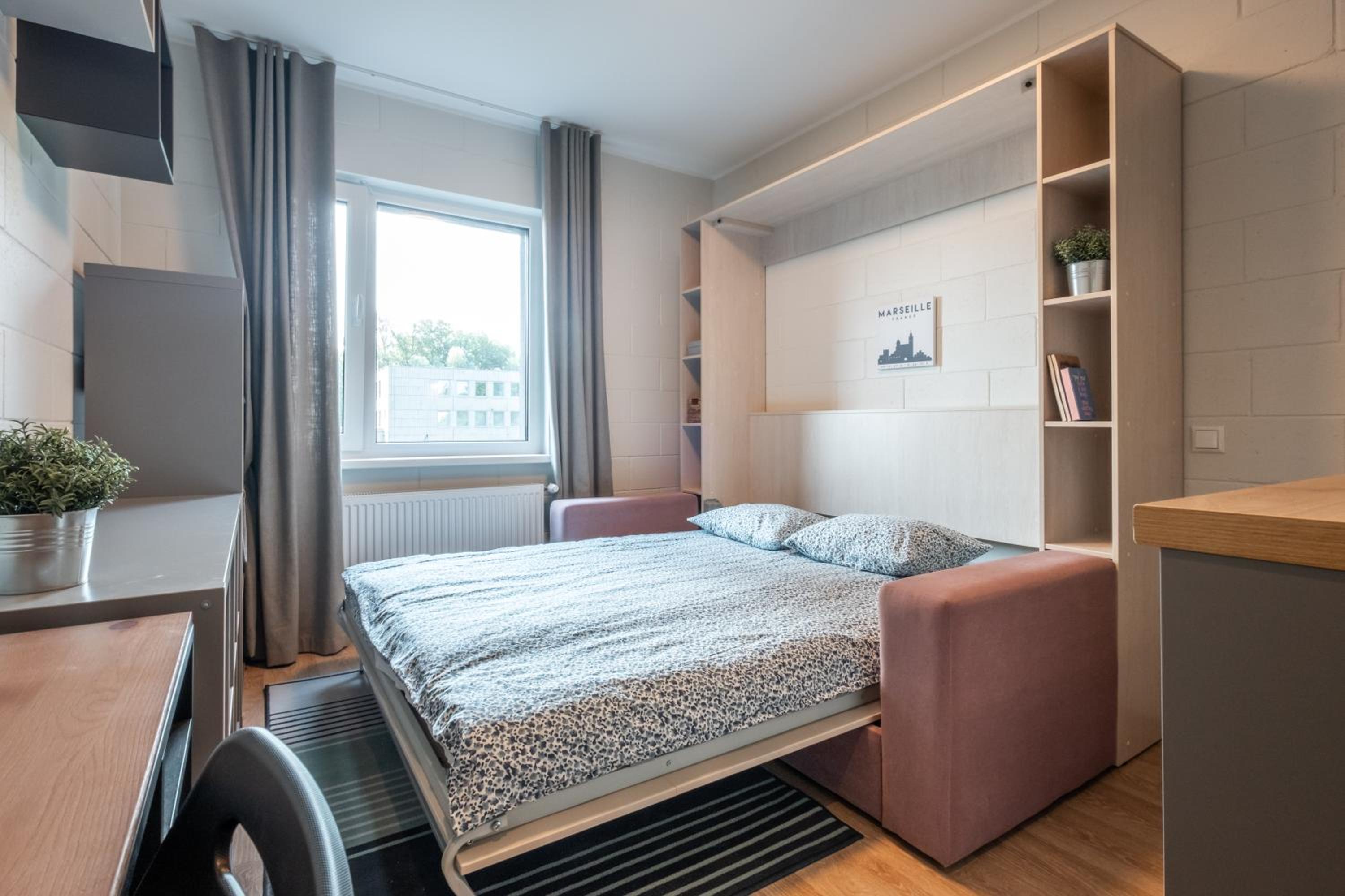 Studio Apartment - Photo 2