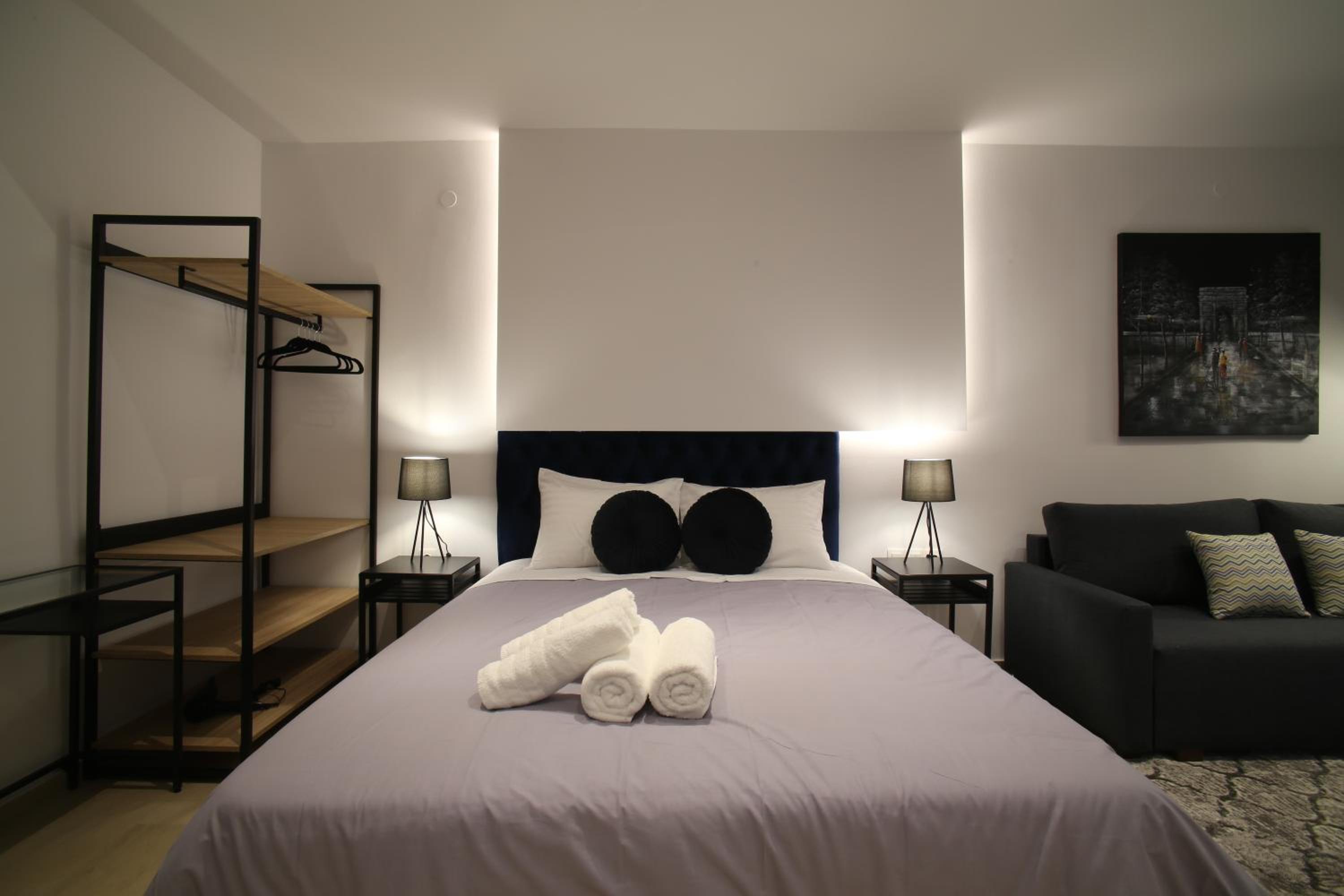 Junior Suite with Balcony - Photo 7