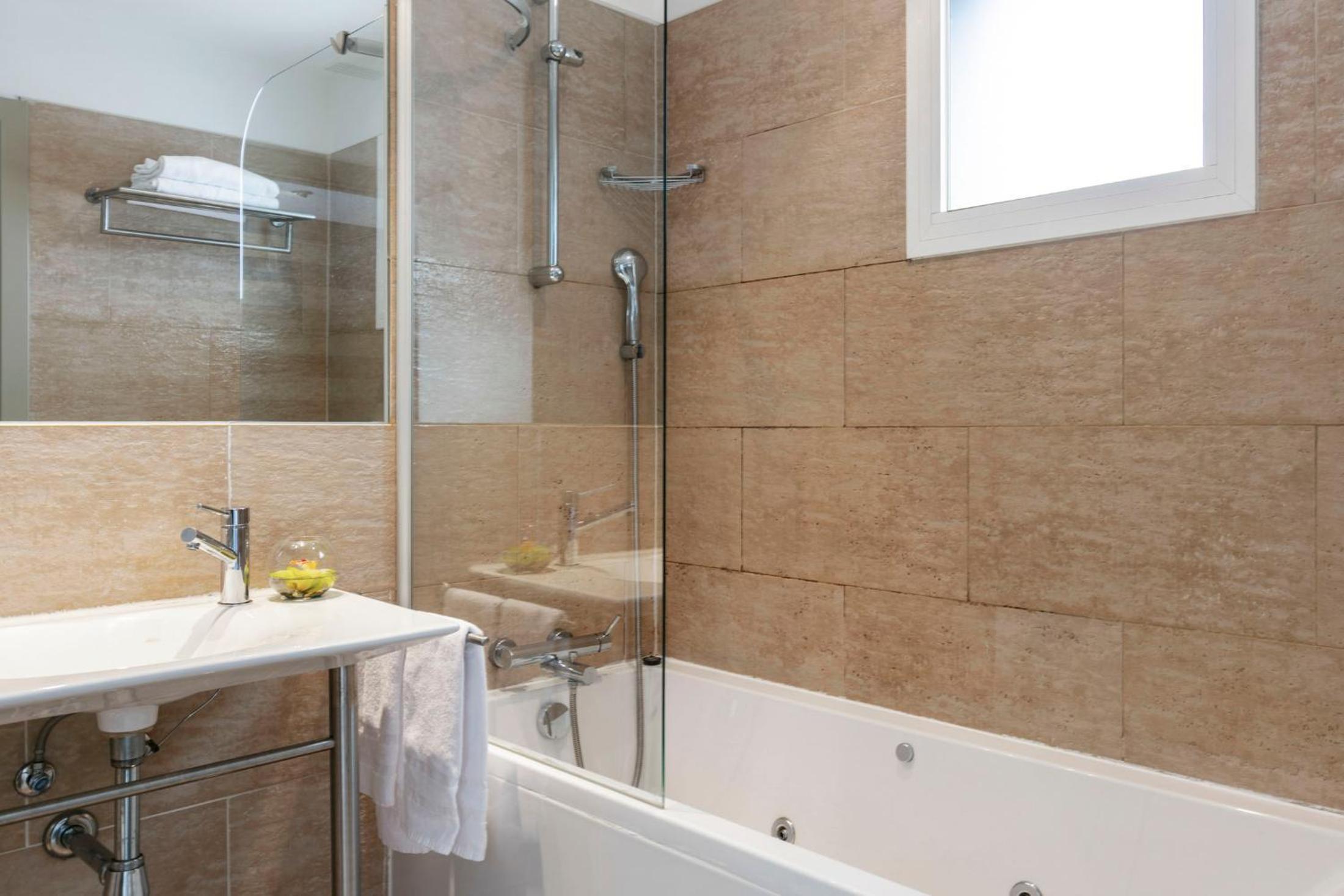 Superior Double or Twin Room - Photo 2