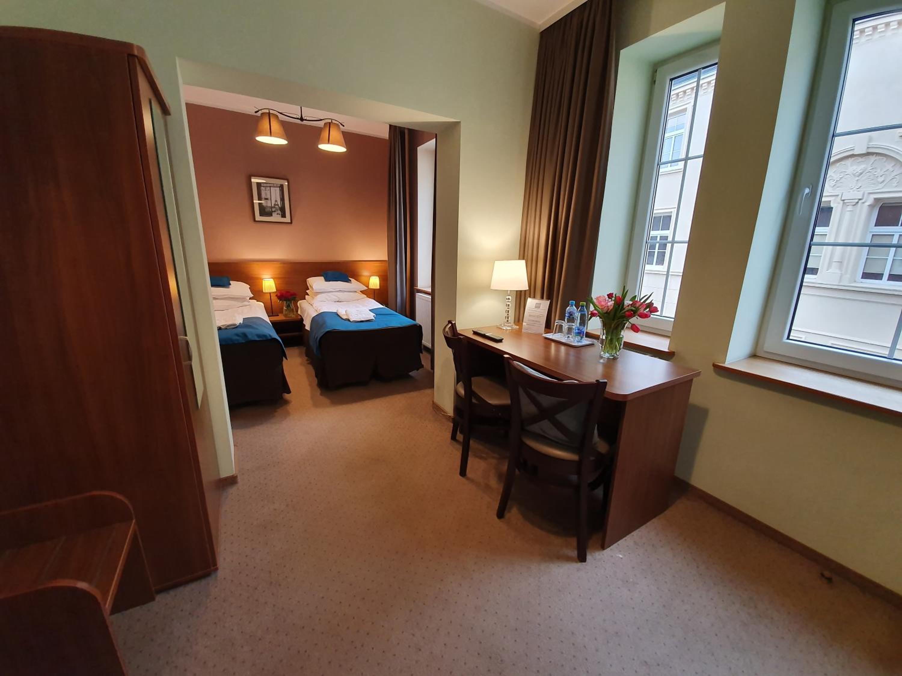 Twin Room - Photo 3