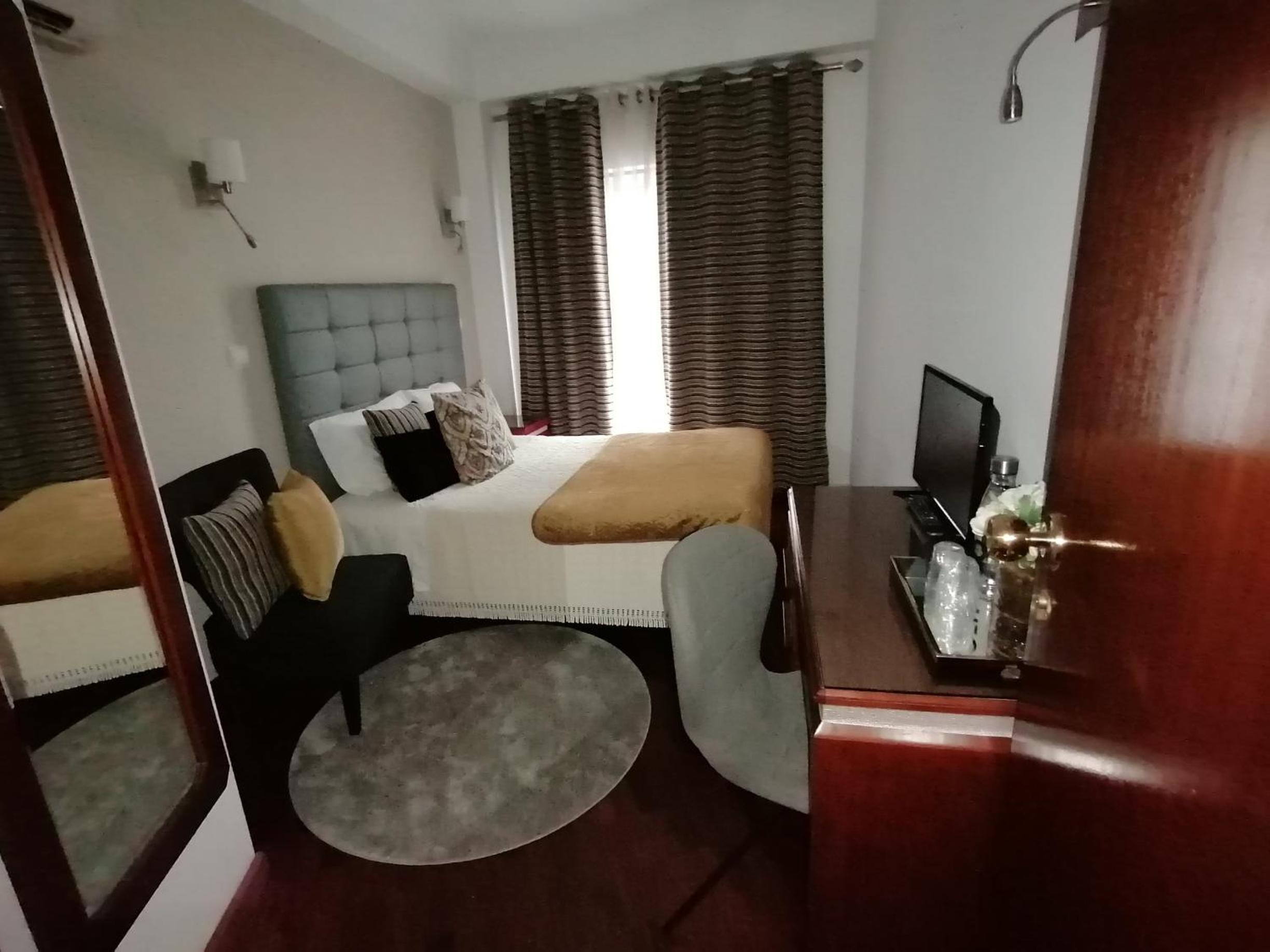 Double Room (1 Double Bed) - Photo 10