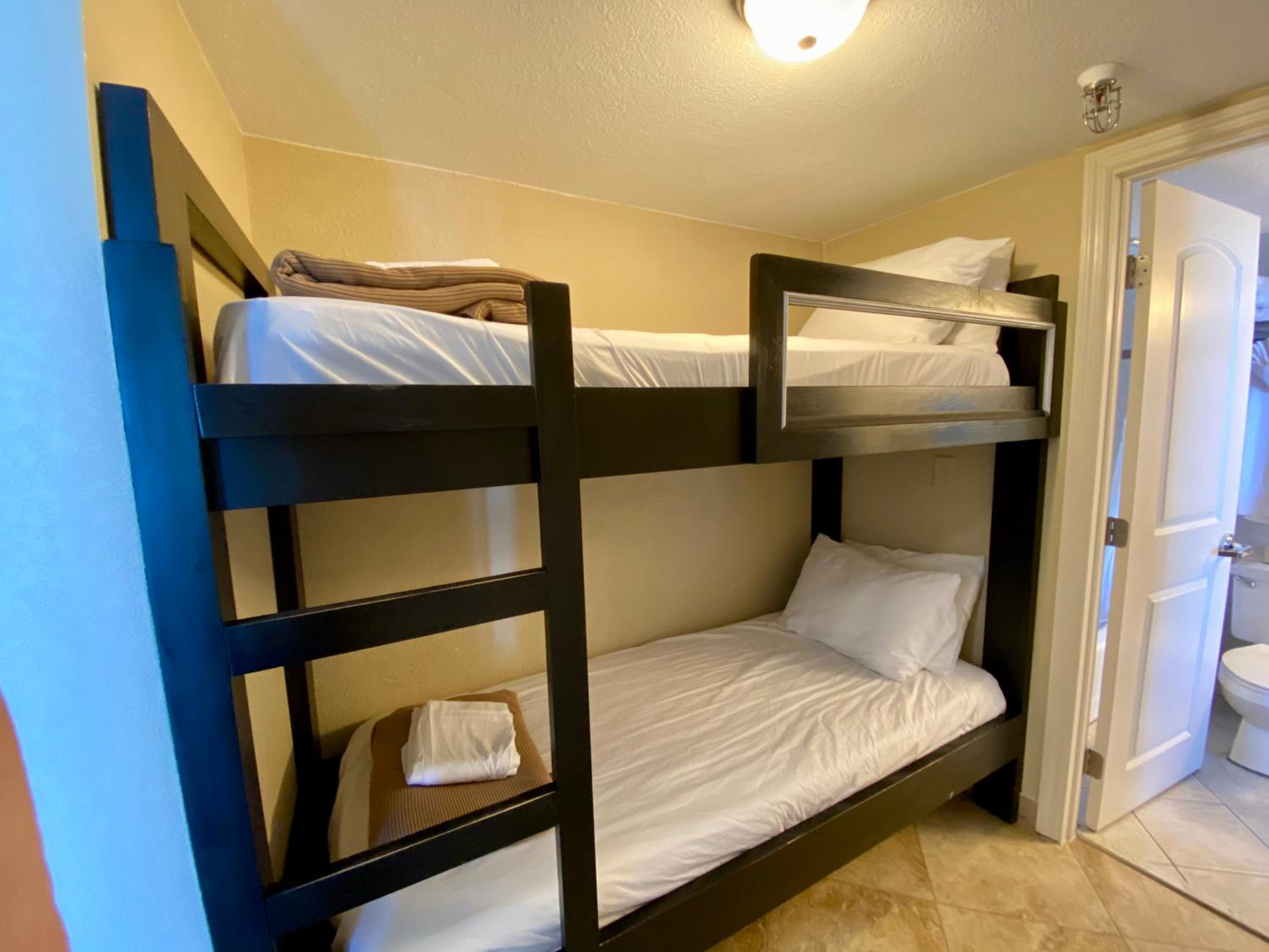 Oceanfront Family Suite over 550 sq. ft. - Balcony - Photo 3