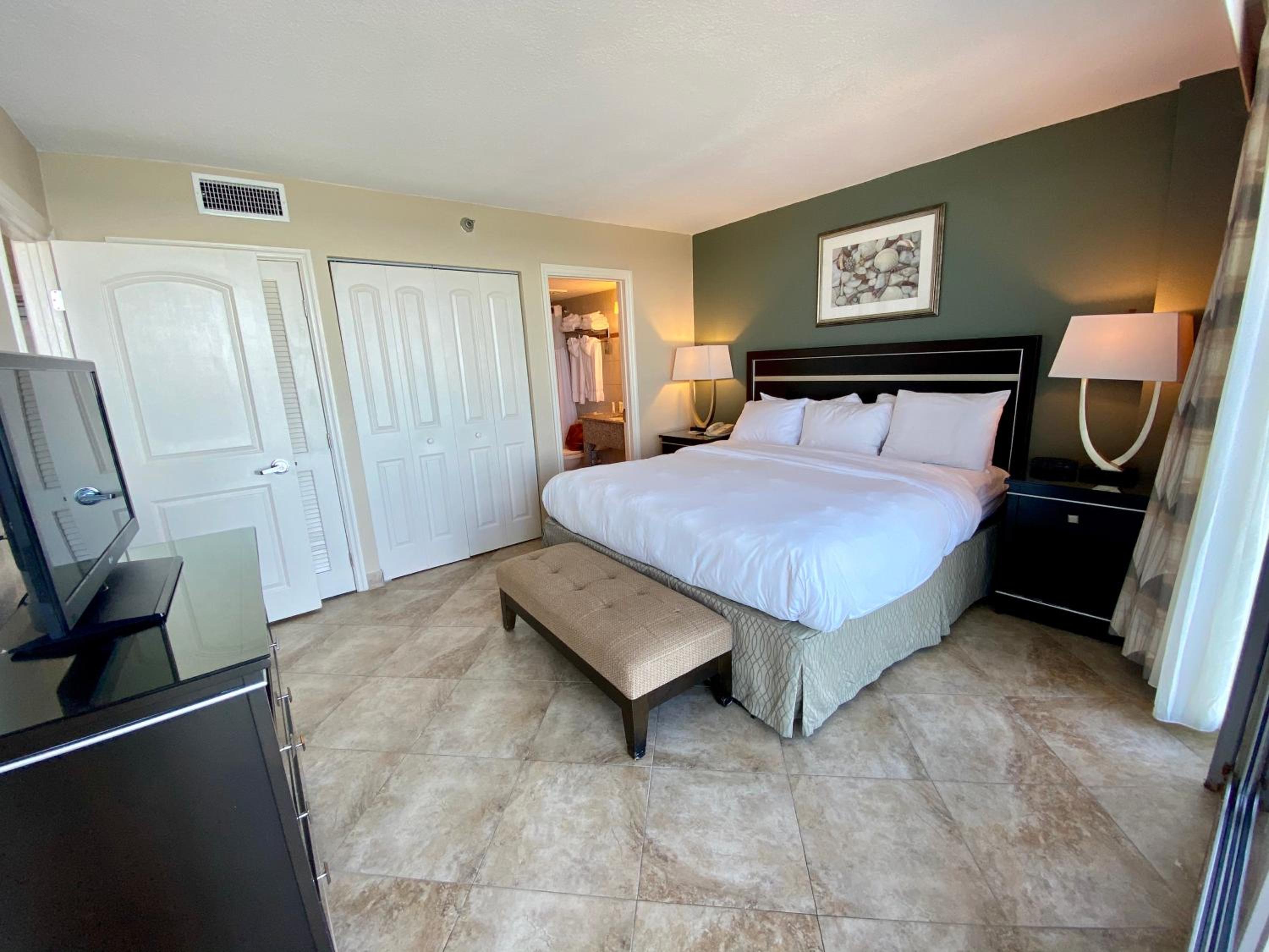 Oceanfront Family Suite over 550 sq. ft. - Balcony - Photo 2