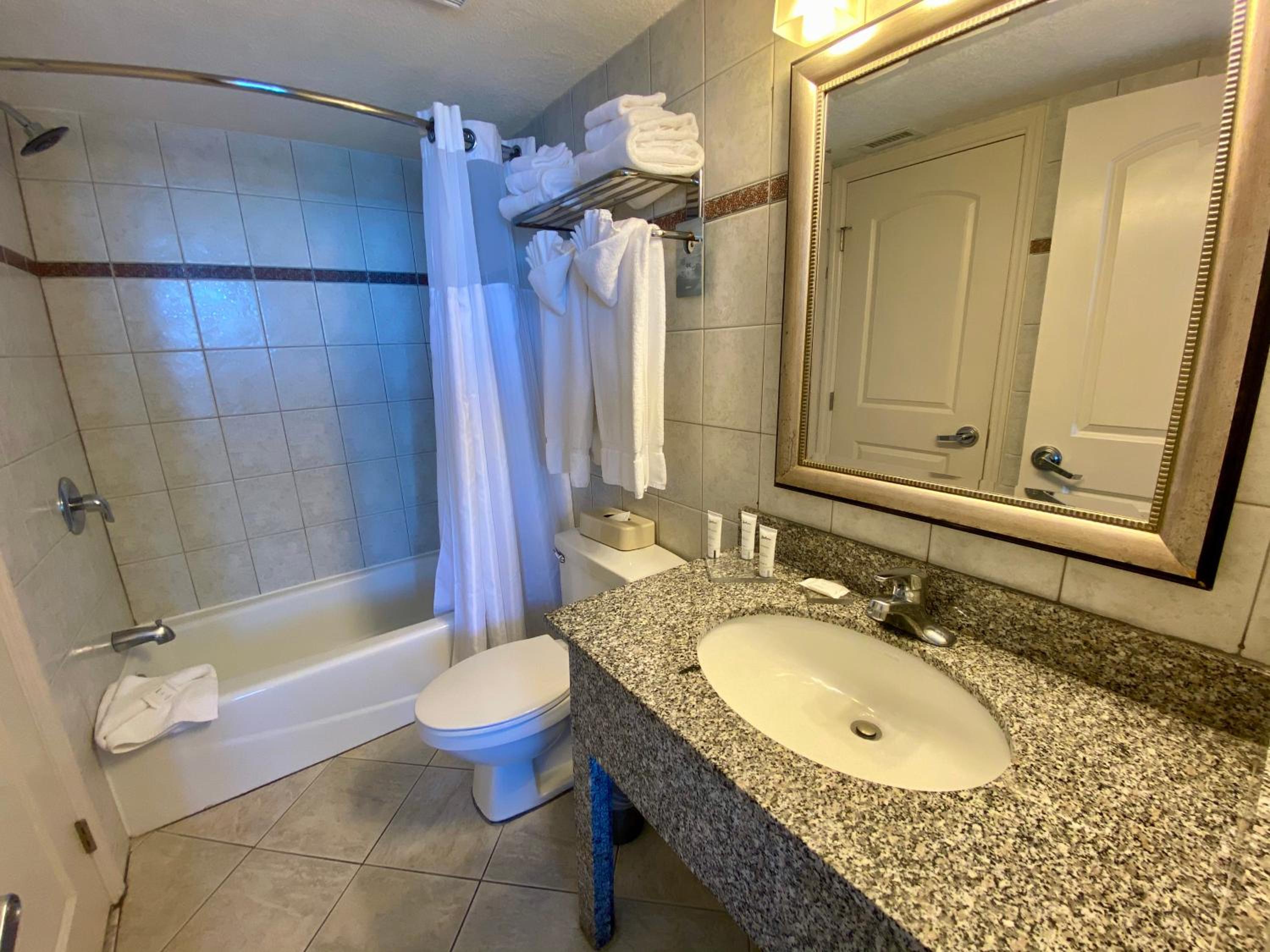 Oceanfront Family Suite over 550 sq. ft. - Balcony - Photo 6