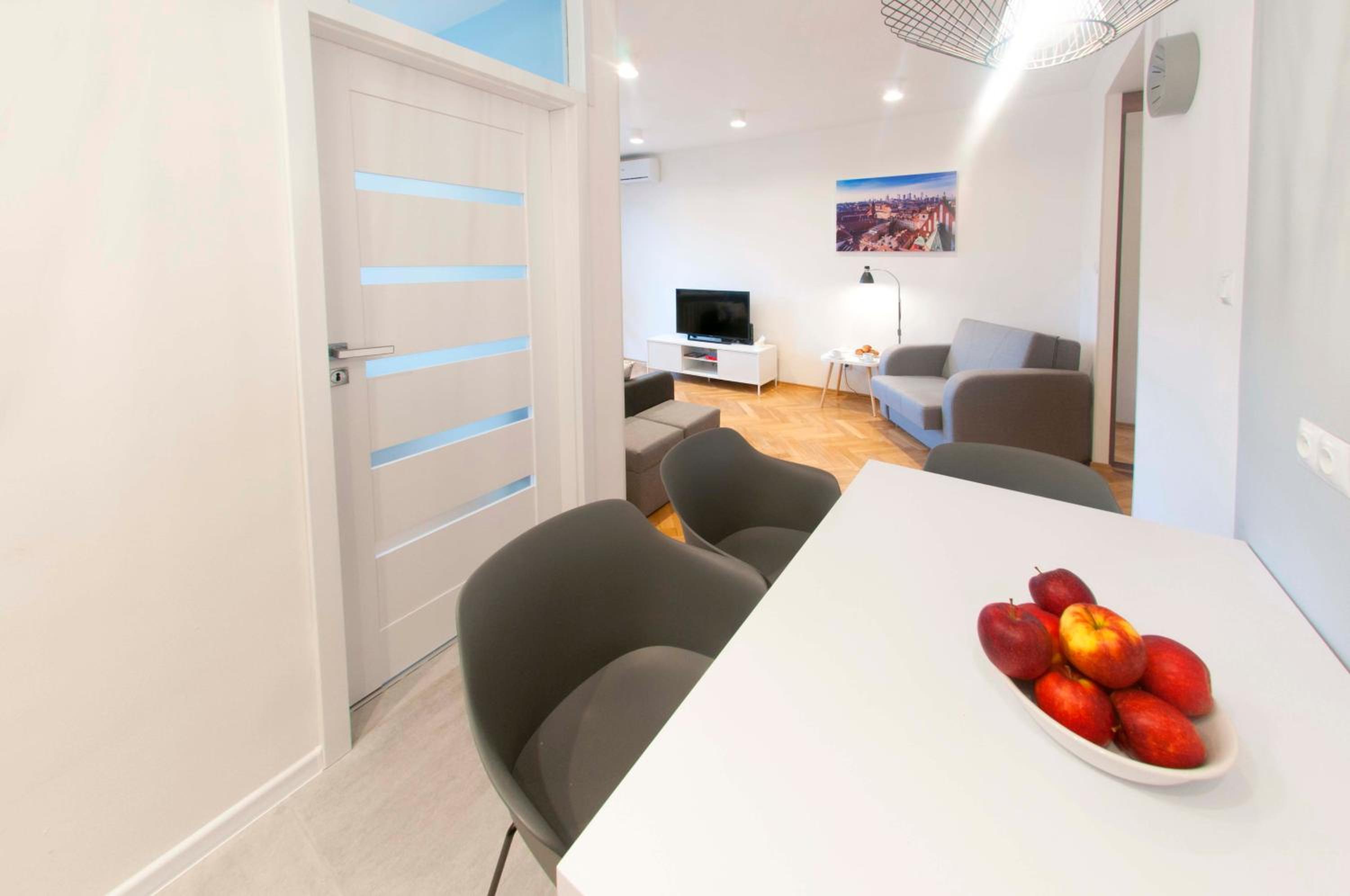 One-Bedroom Apartment - Photo 8