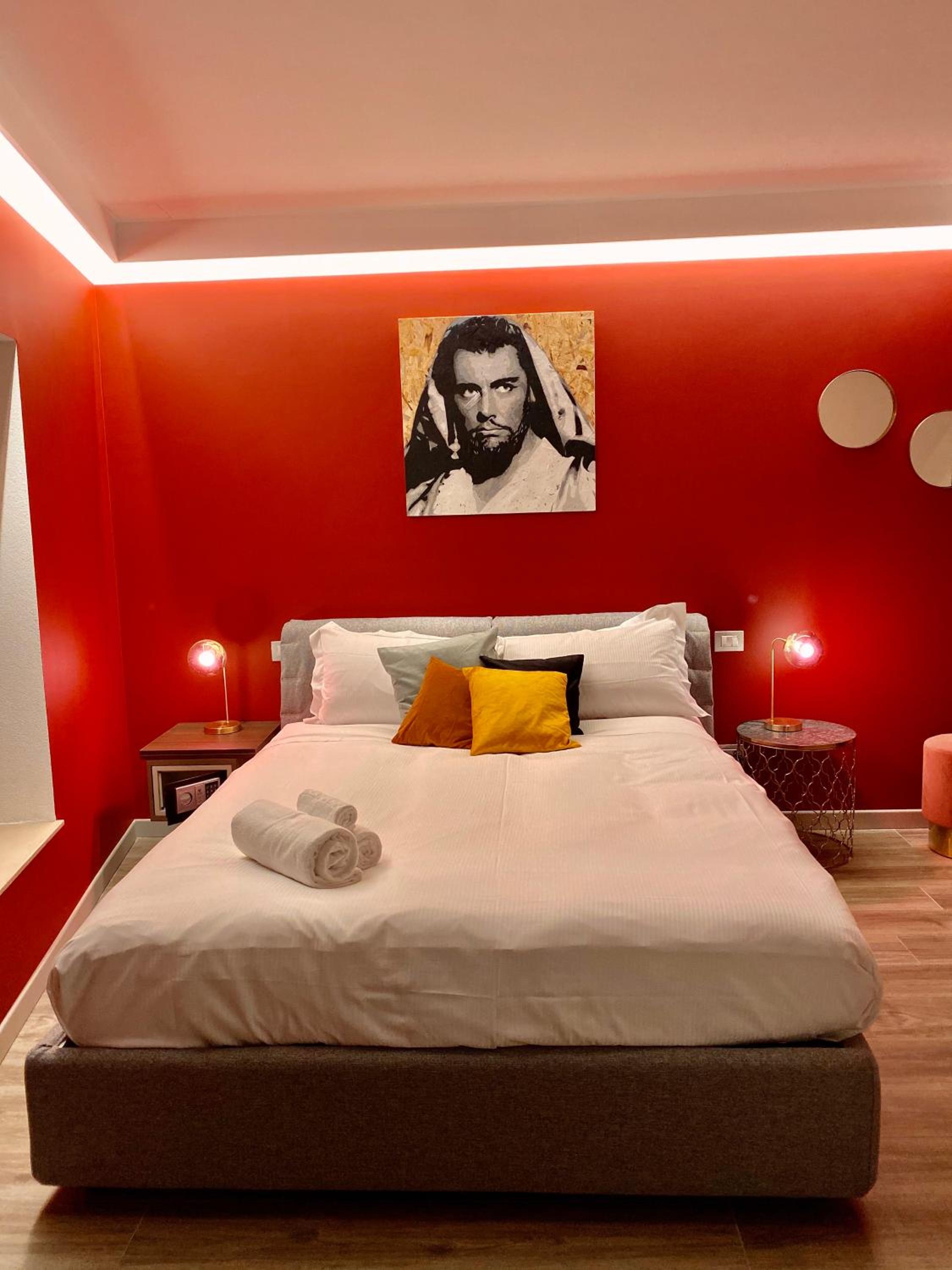 Large Double Room - Photo 1