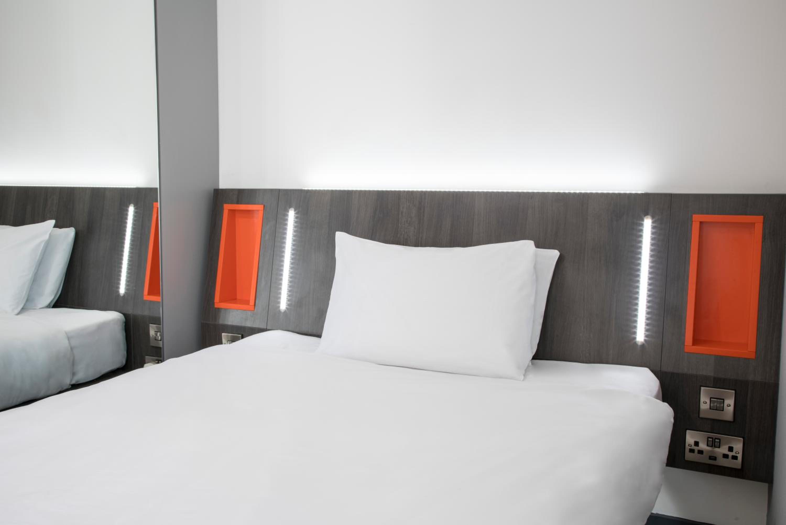 Double Room - Photo 12