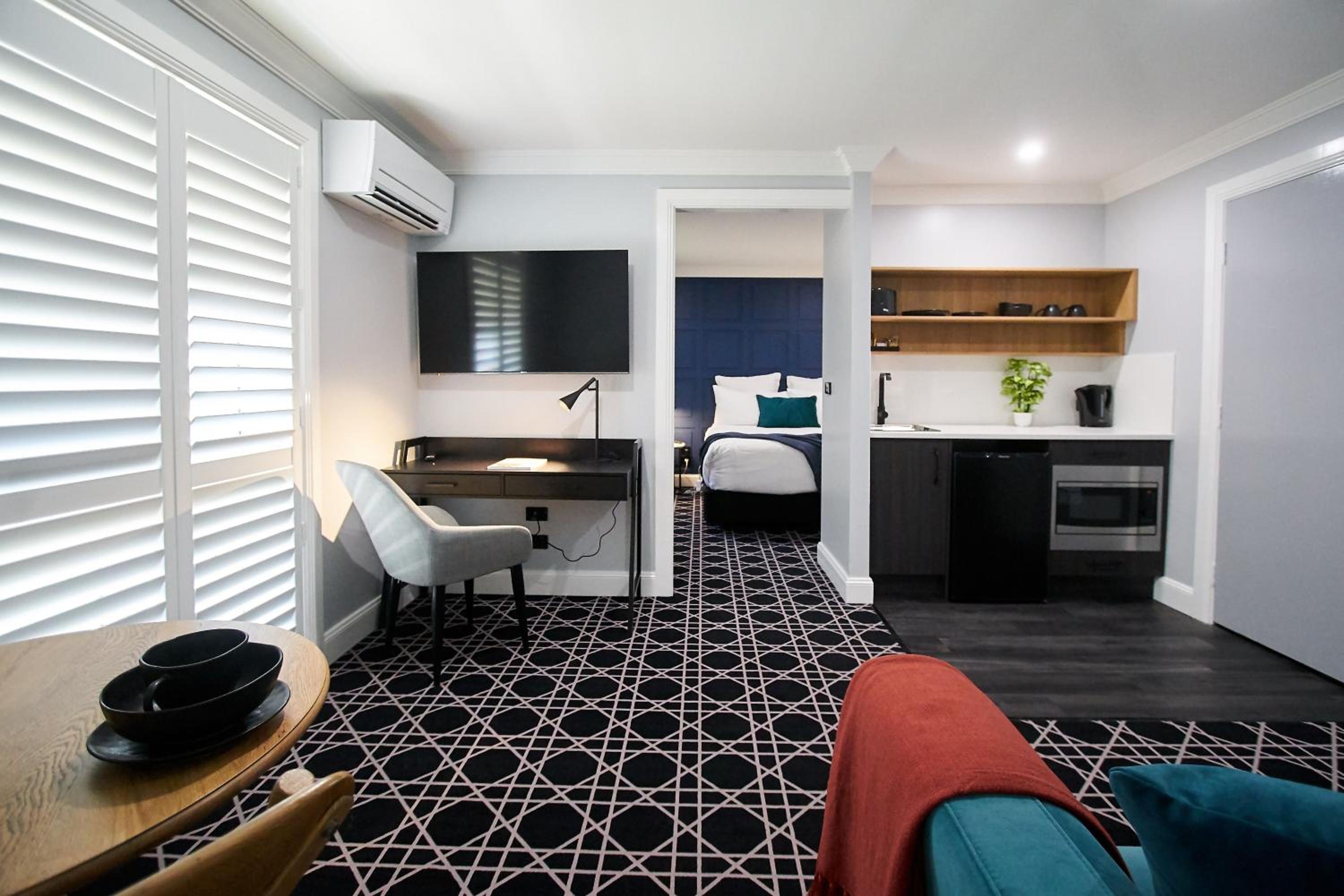 Executive King Suite with Kitchenette