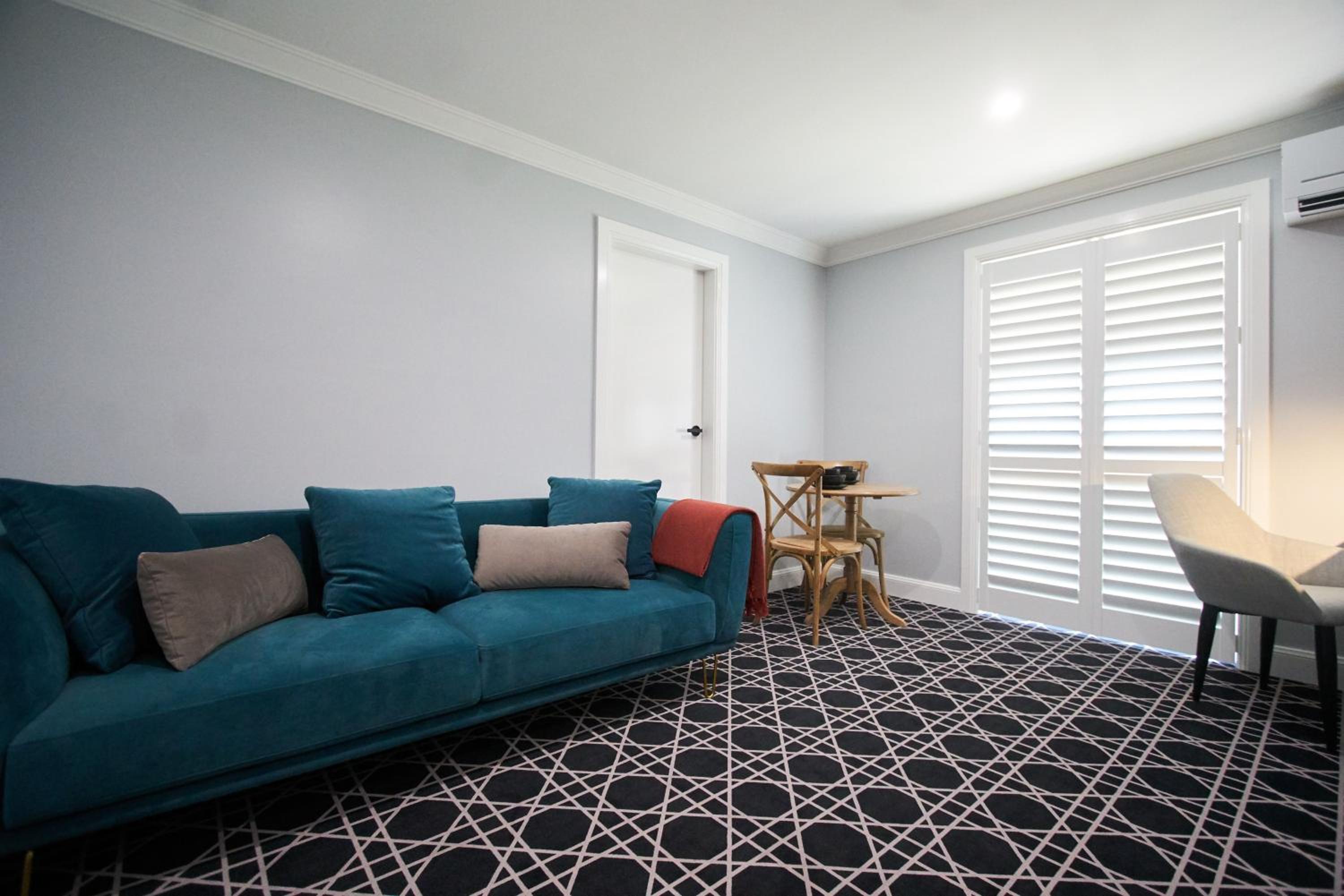 Executive King Suite with Kitchenette photo 3