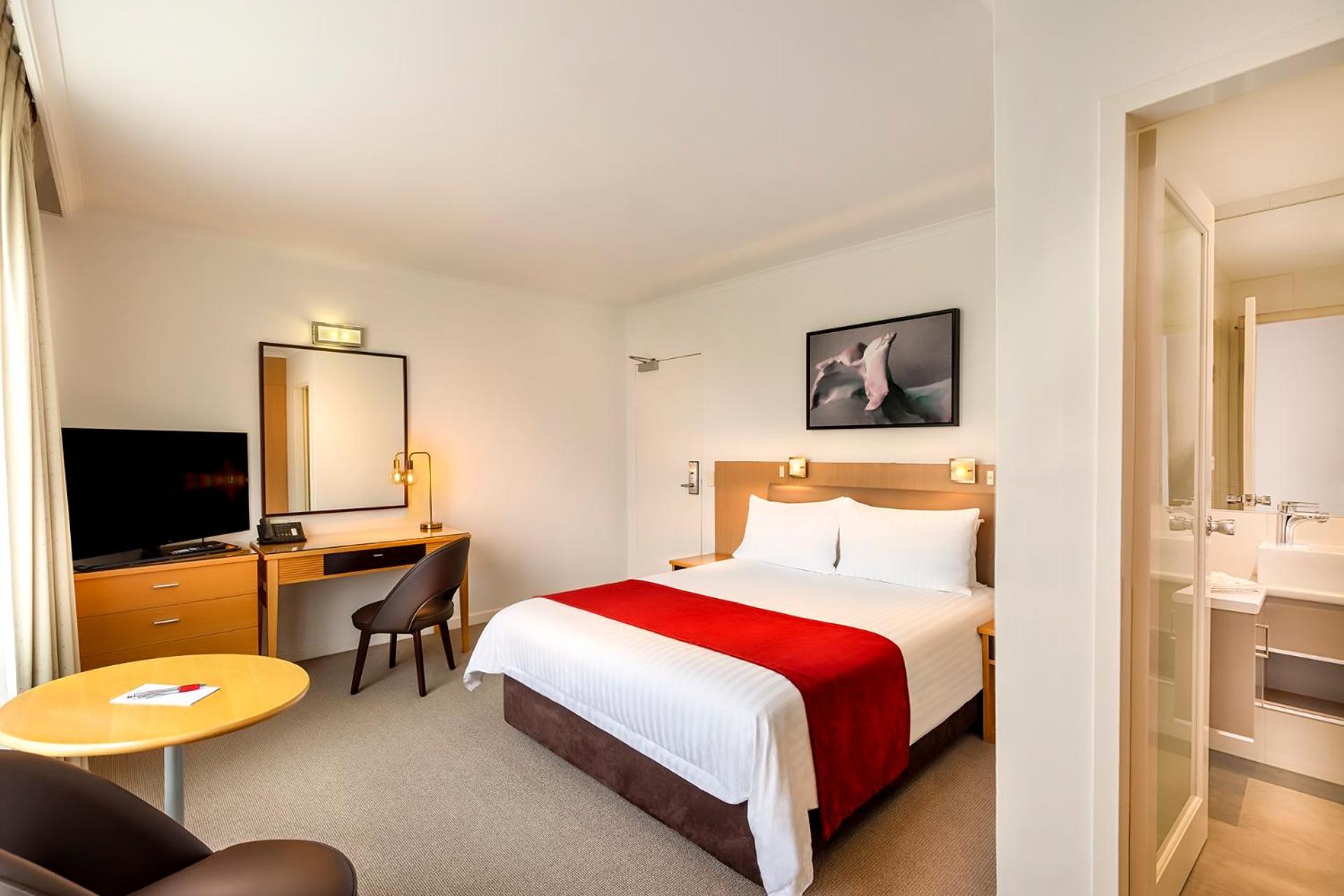 Deluxe Queen Room - Photo 1