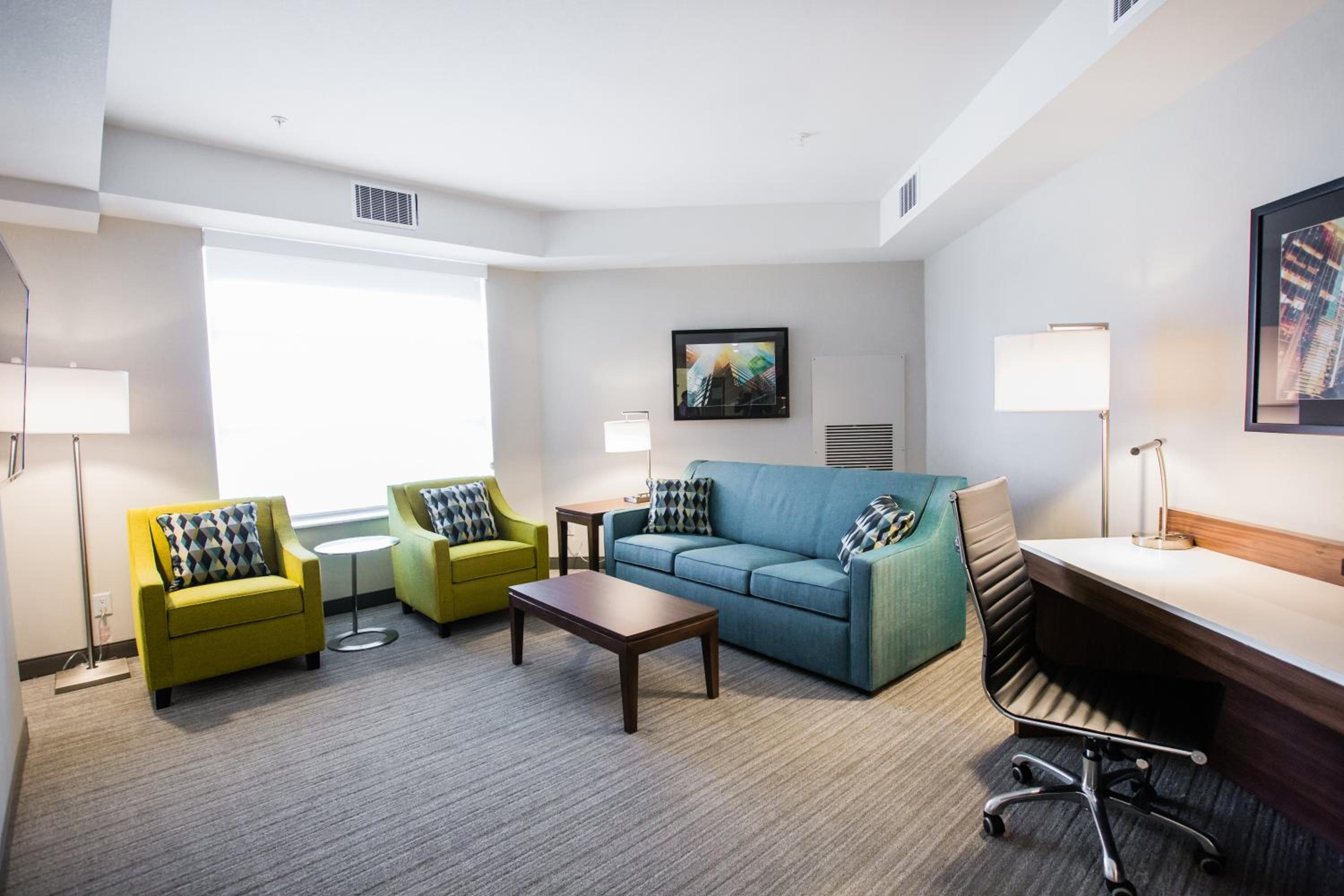 King Suite with Jetted Tub thumbnail 5