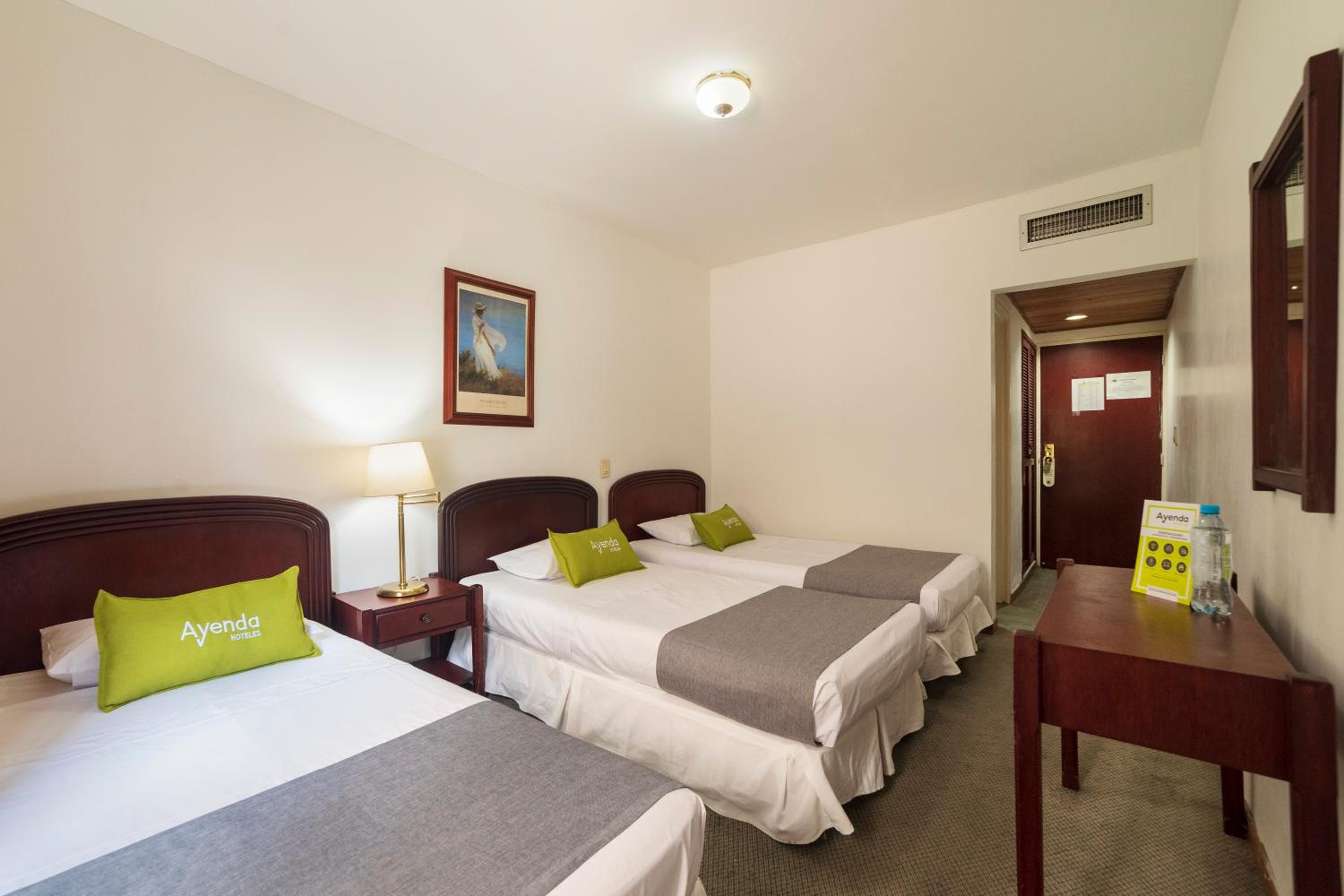 Standard Quadruple Room photo 2