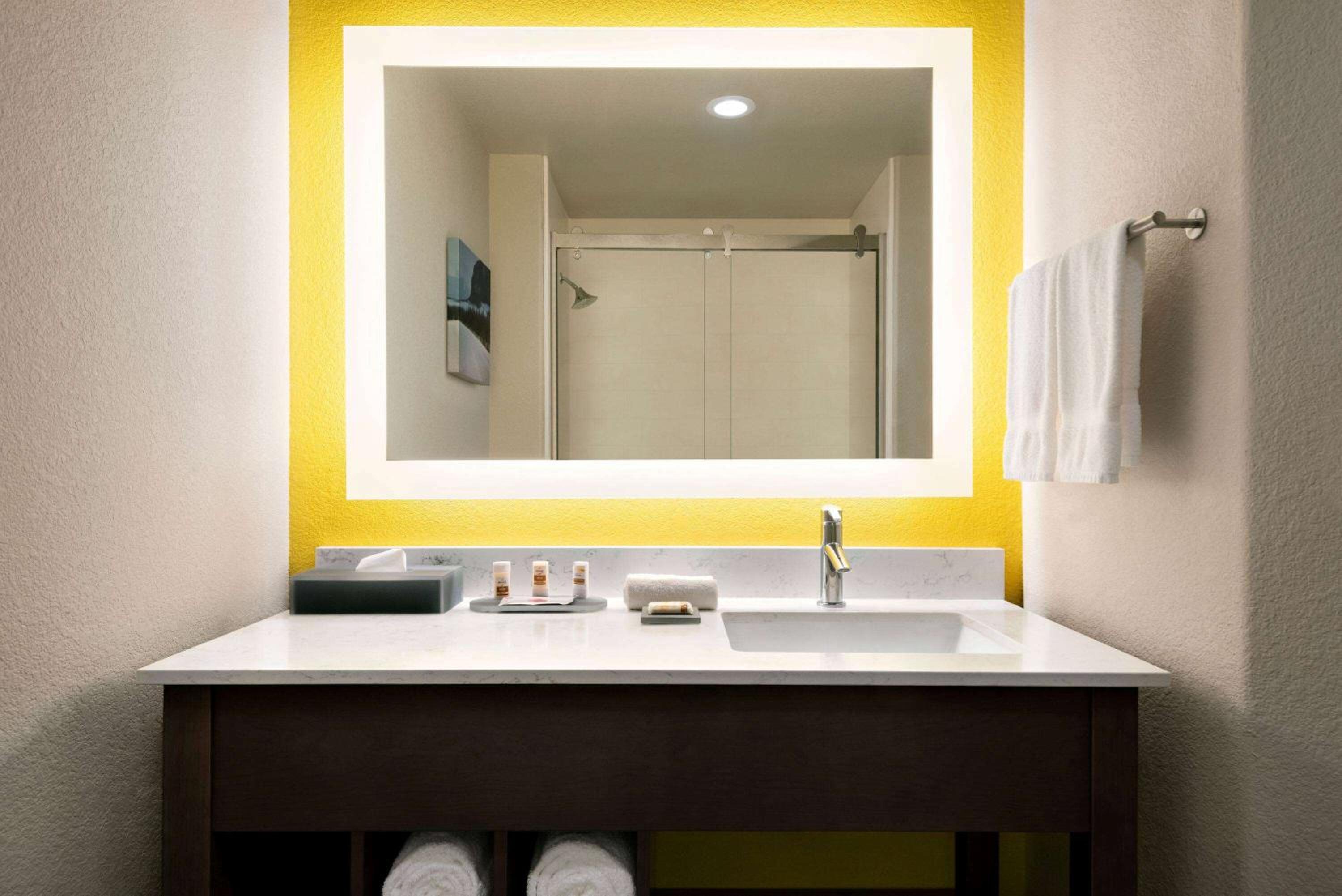 King Room - Mobility Access/Non-Smoking - Photo 3