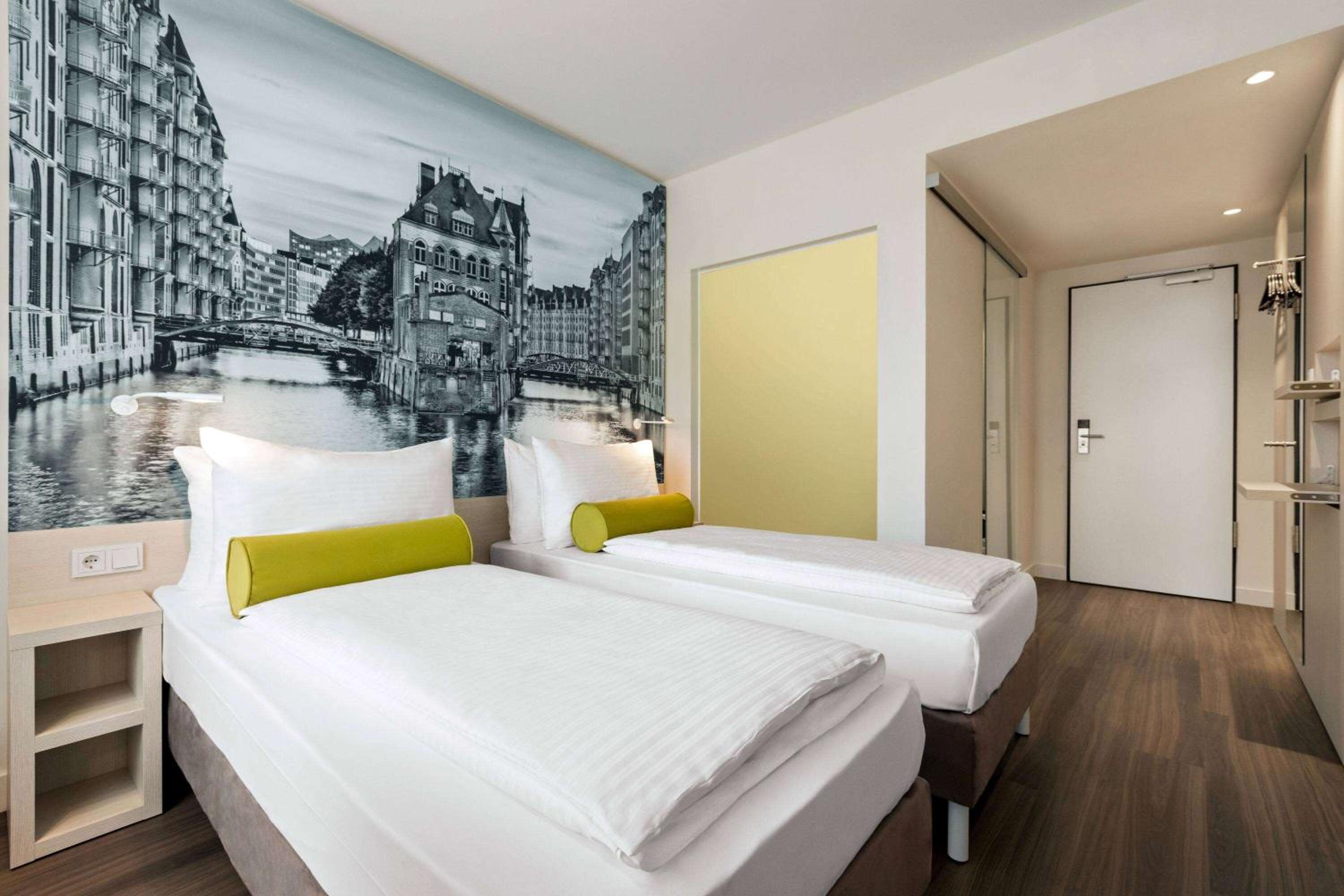 Standard Twin Room - Photo 6