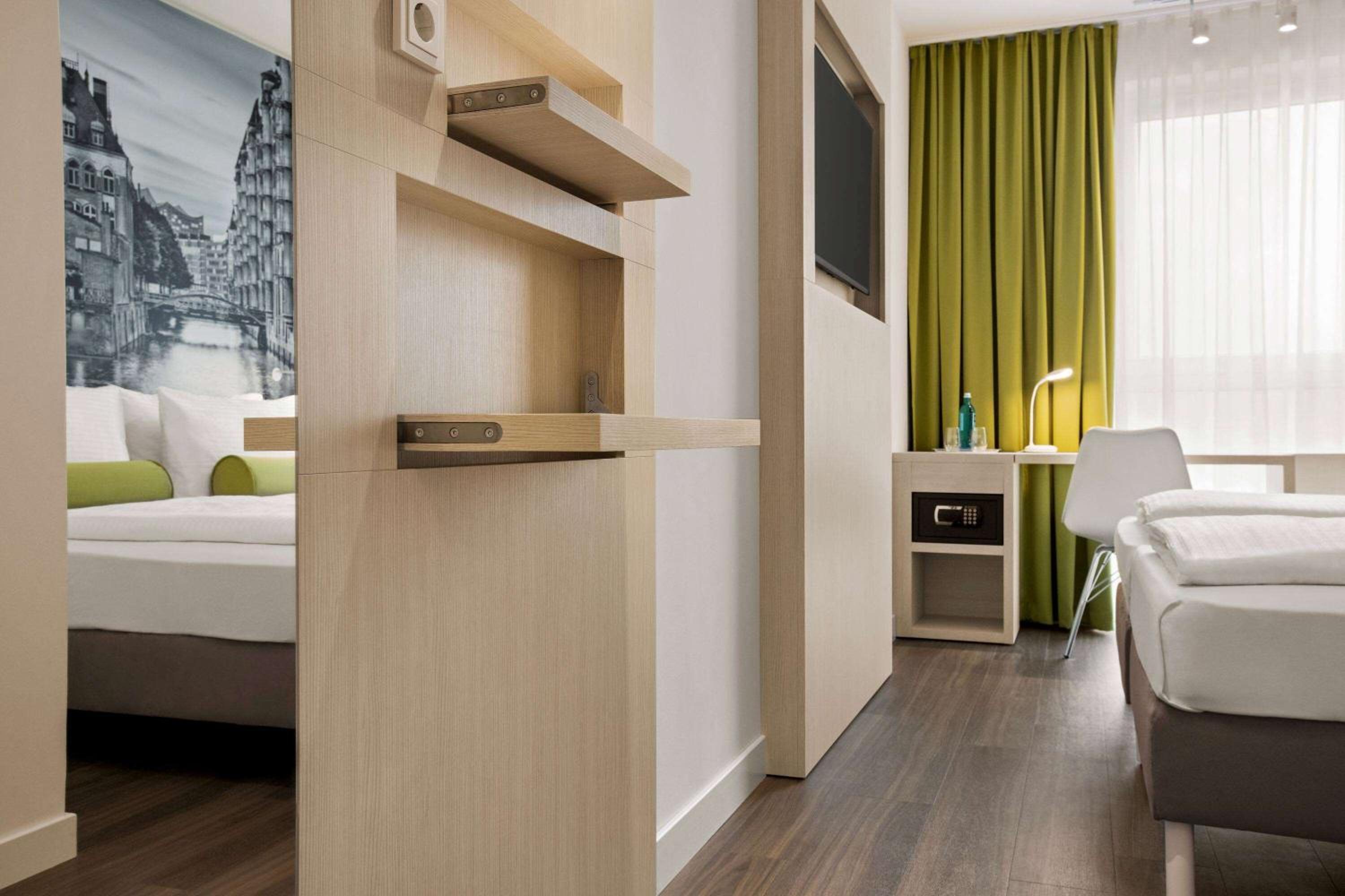 Standard Twin Room - Photo 10