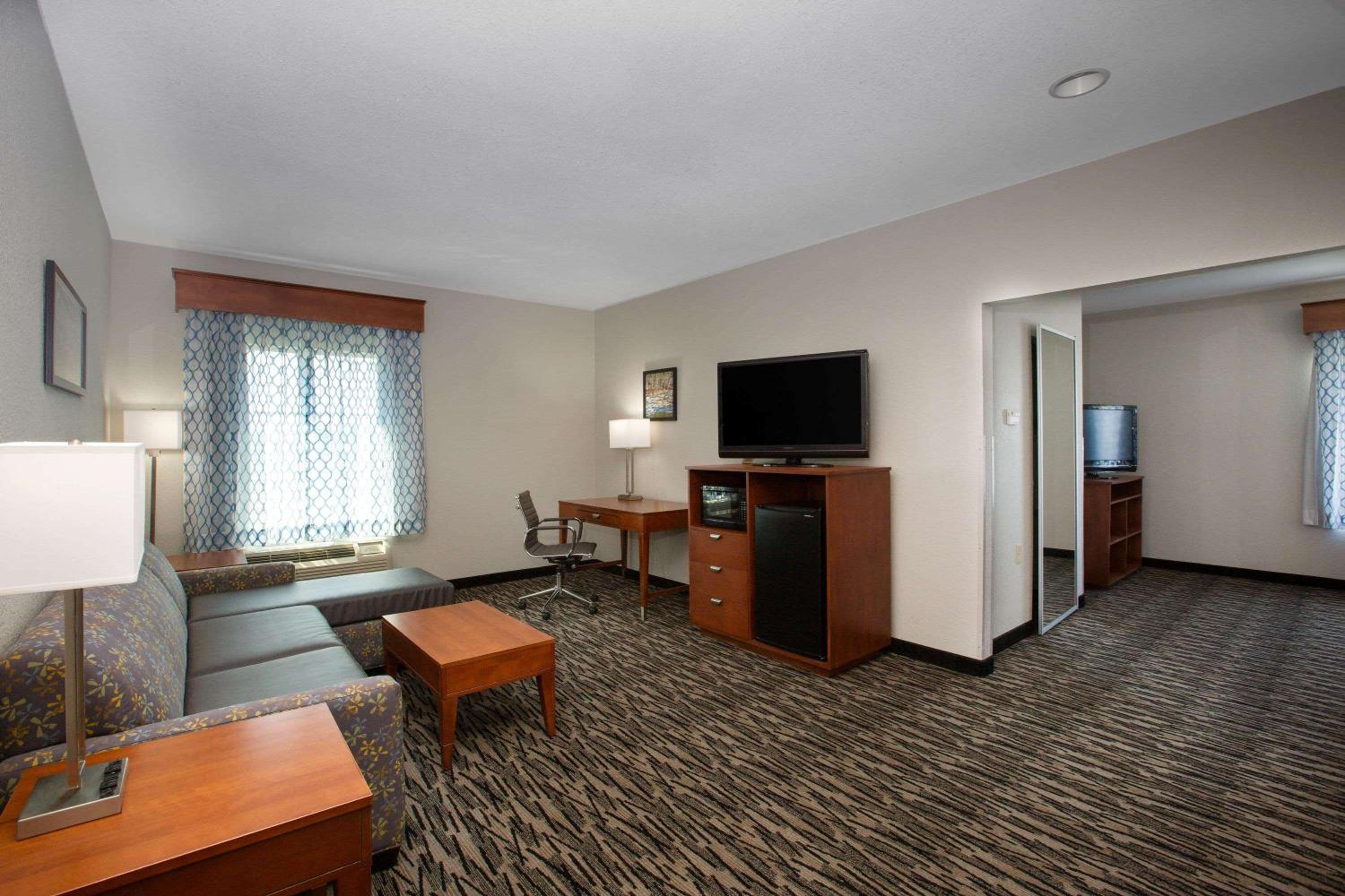 King Suite - Photo 2