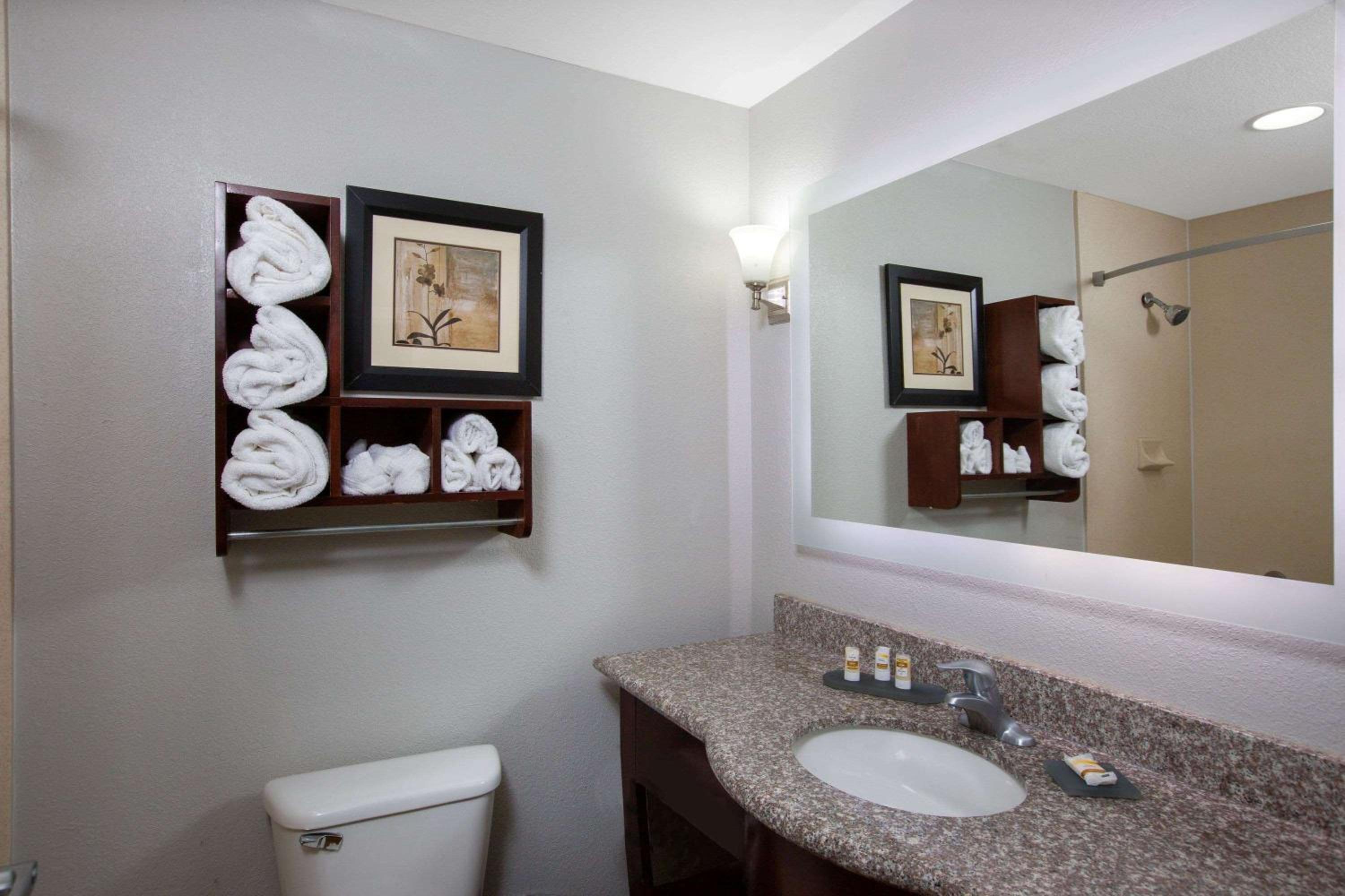 Deluxe King Room - Photo 1