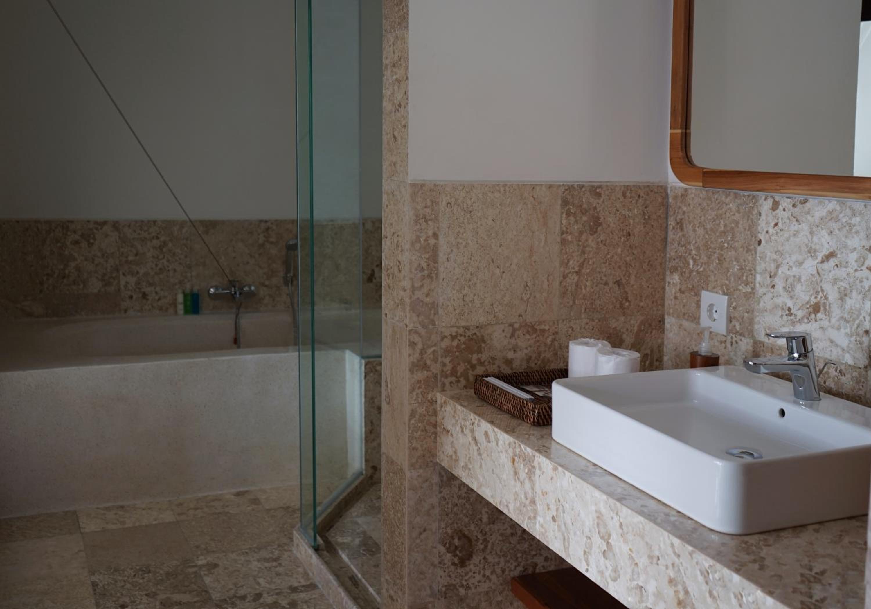 Sabana Deluxe with Pool View - Photo 19