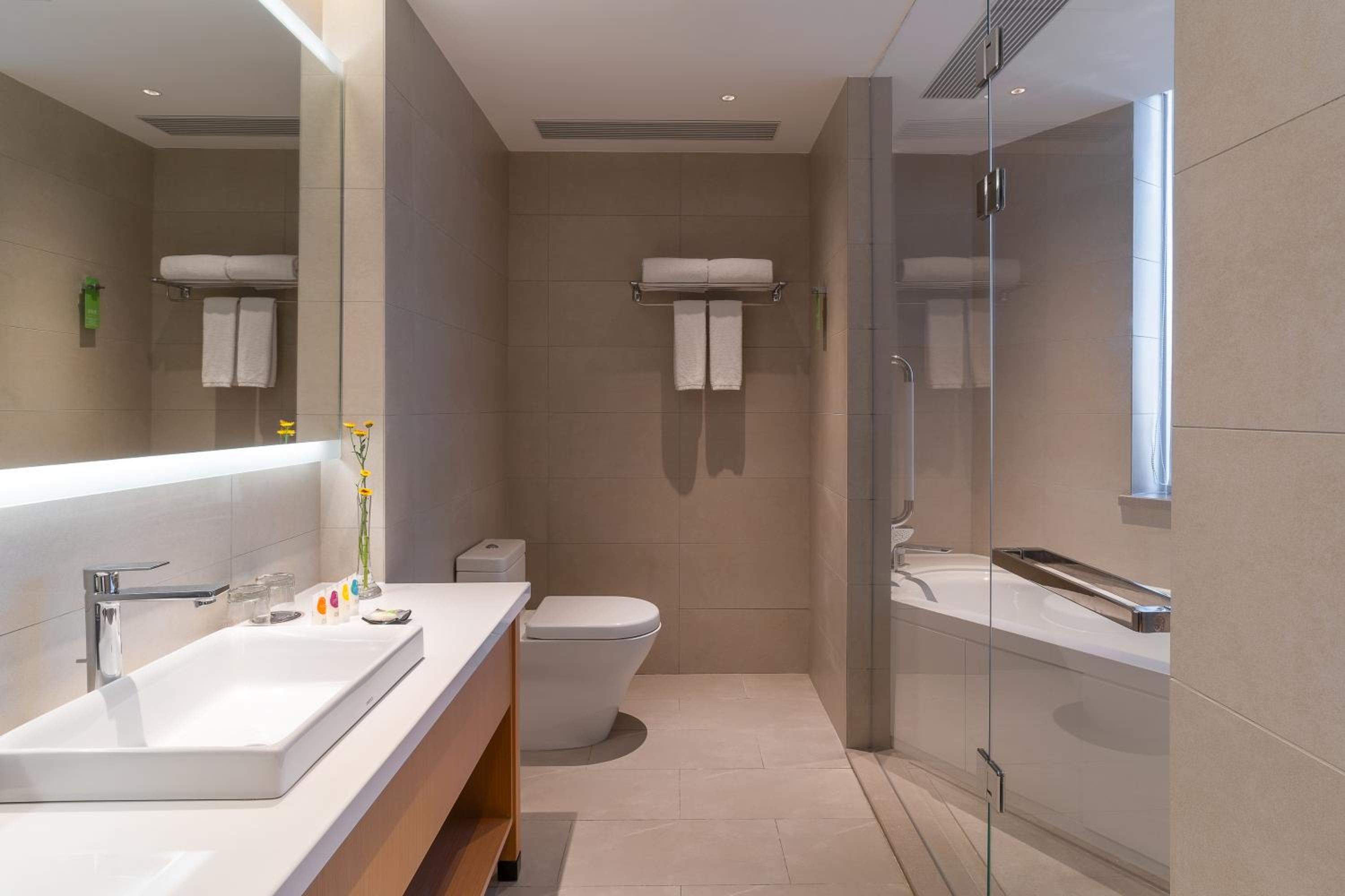 Two-Bedroom Suite photo 2