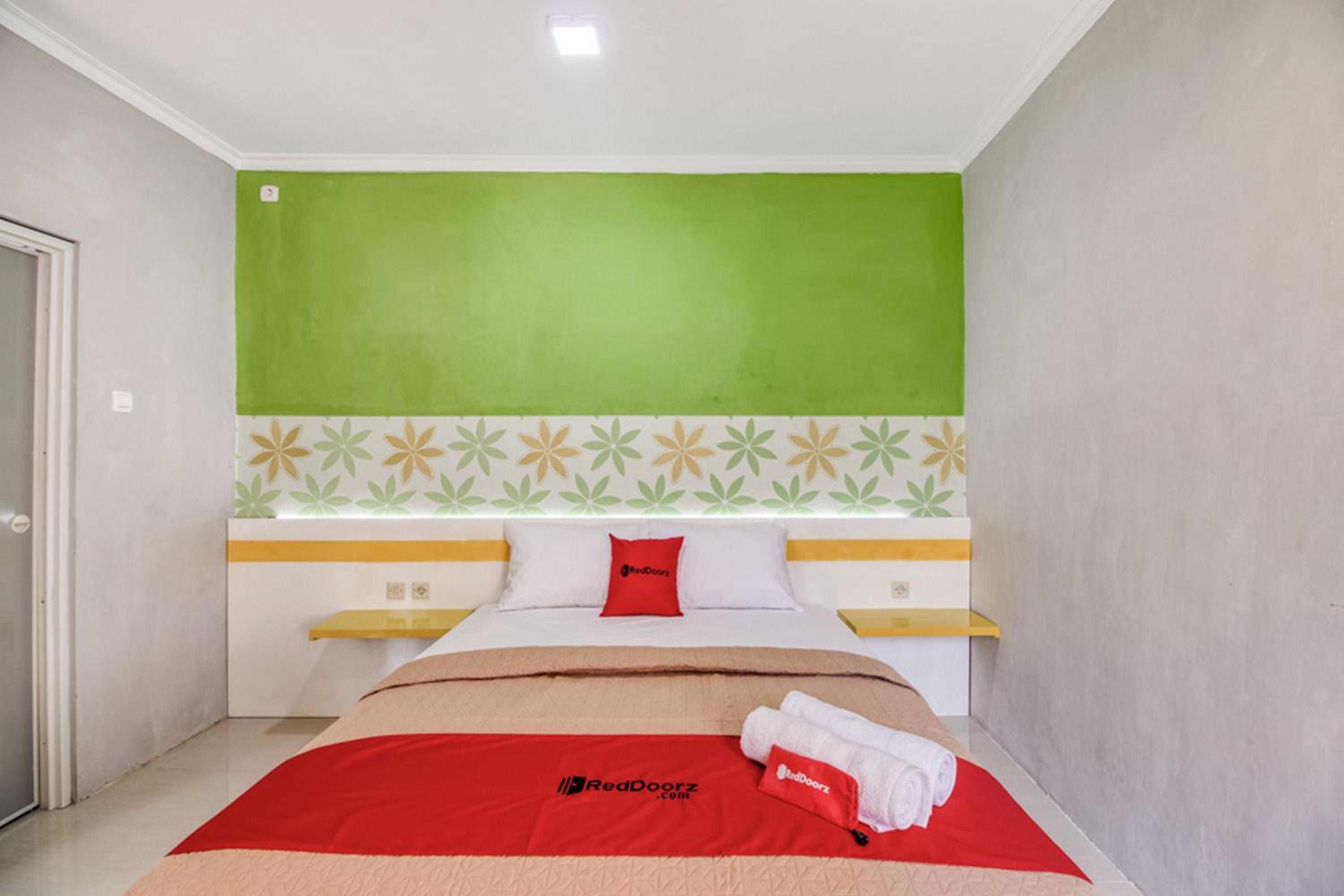 Deluxe Room - Photo 5