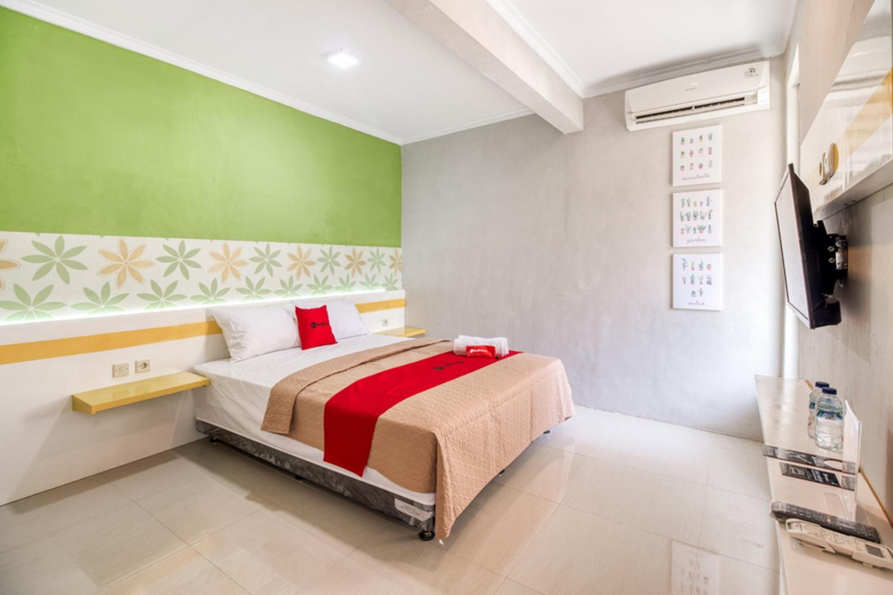 Deluxe Room - Photo 6