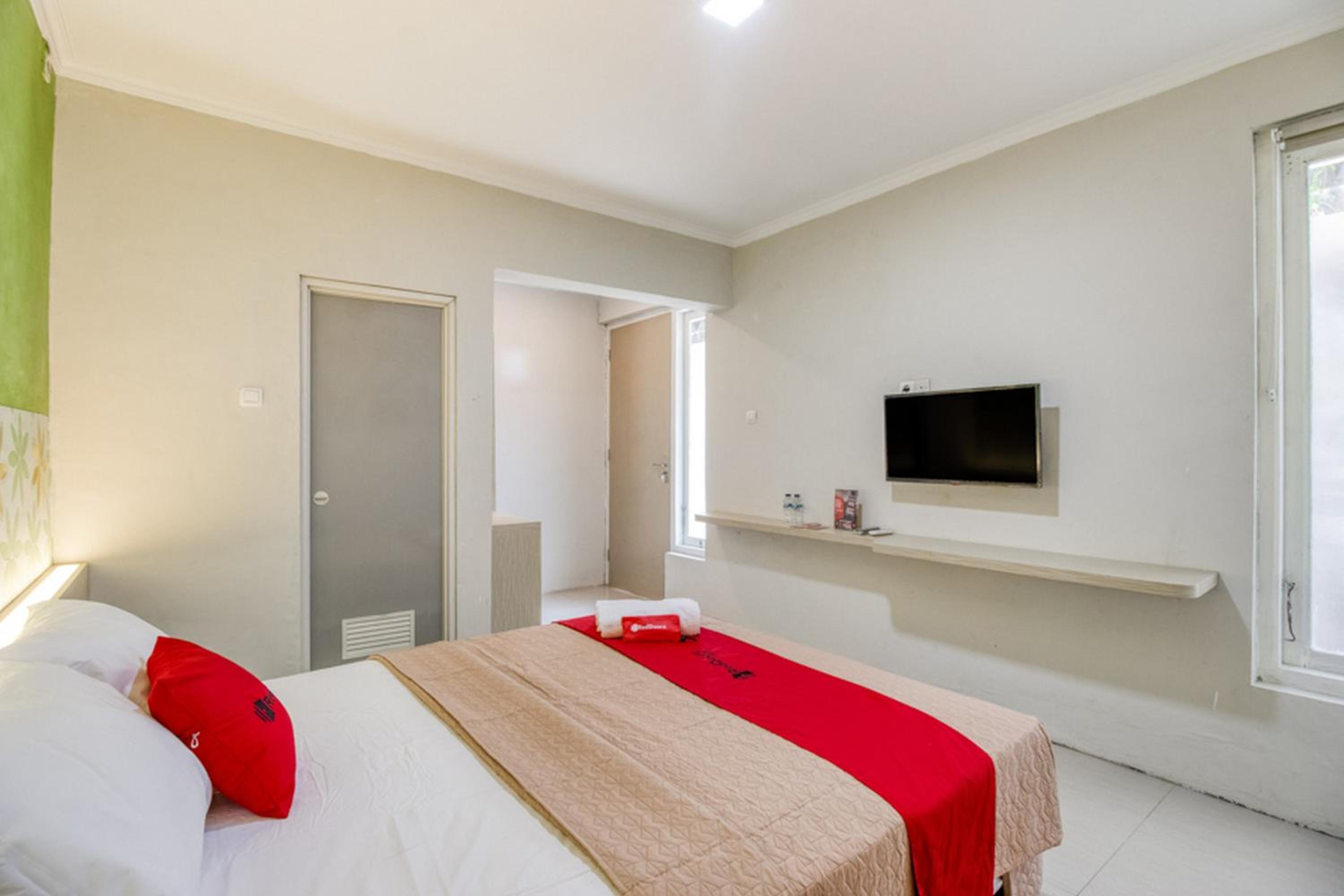 Deluxe Room - Photo 4
