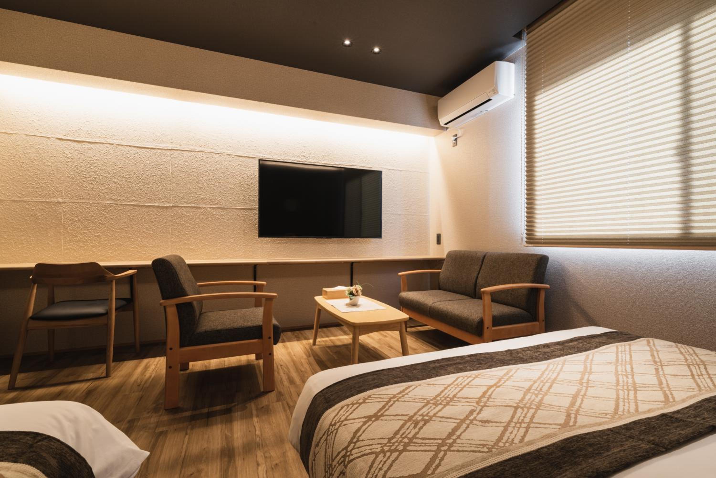 Deluxe Family Room - Photo 9