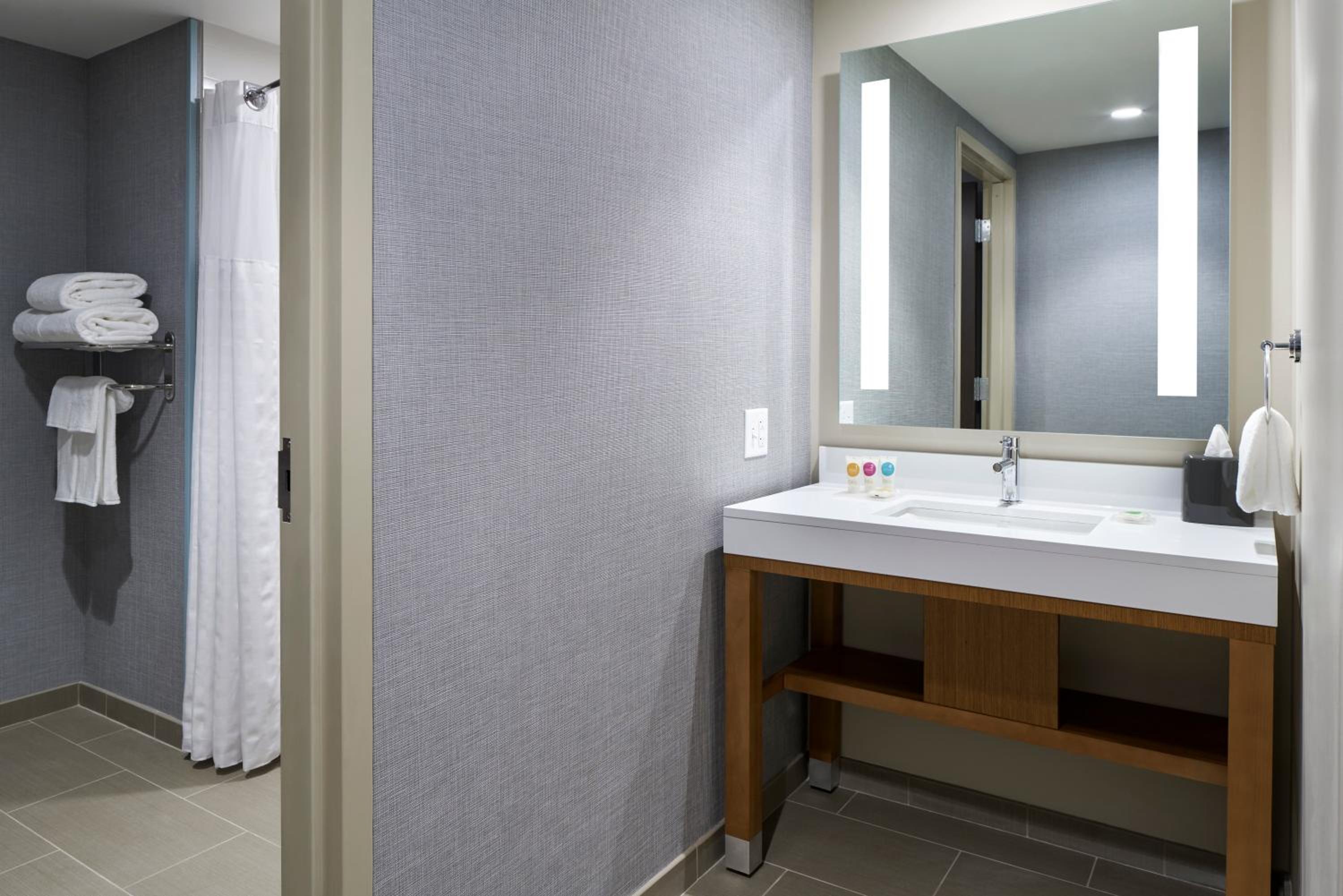 King Room with Sofa Bed and Accessible Tub photo 3