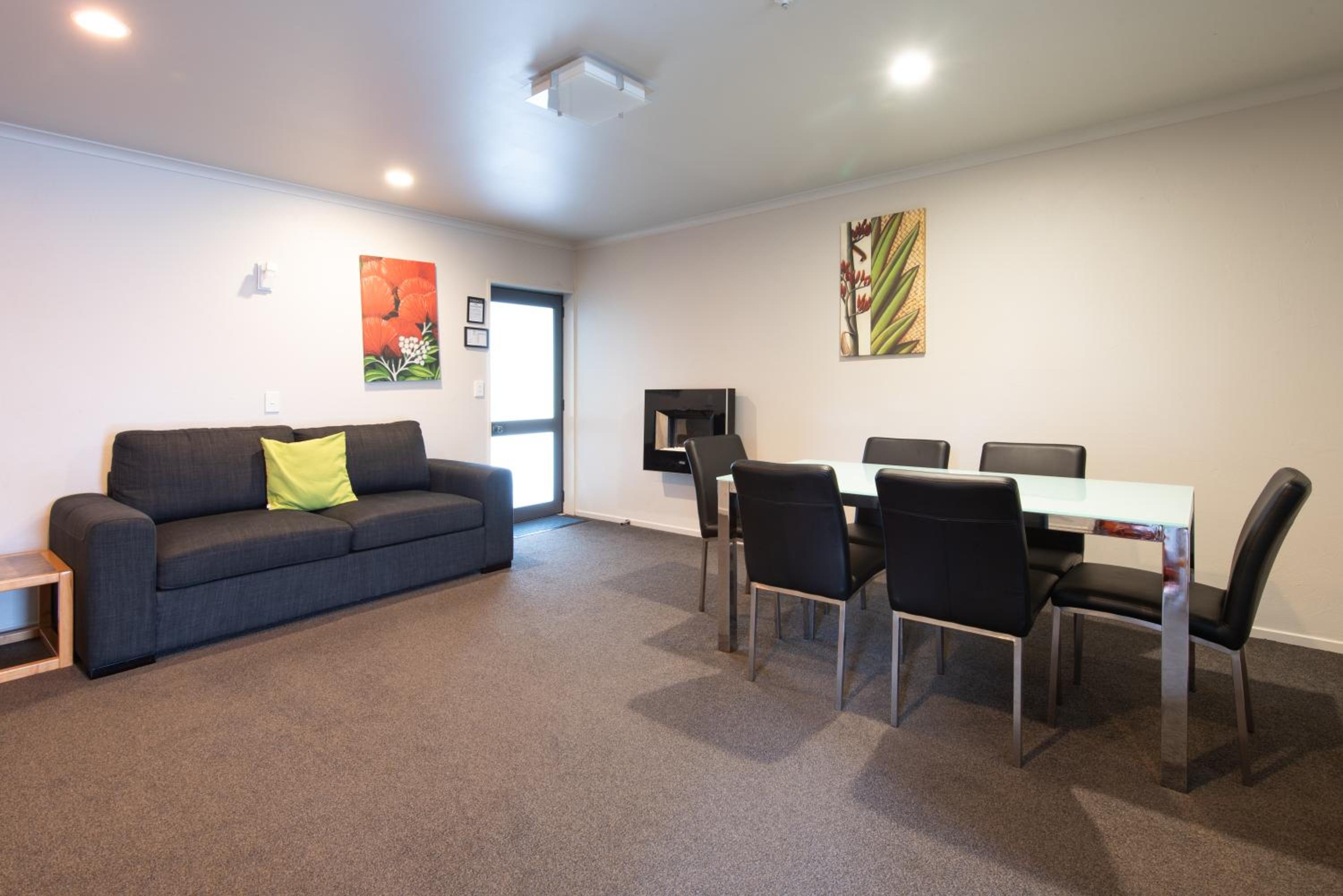 Two-Bedroom Apartment - Photo 25