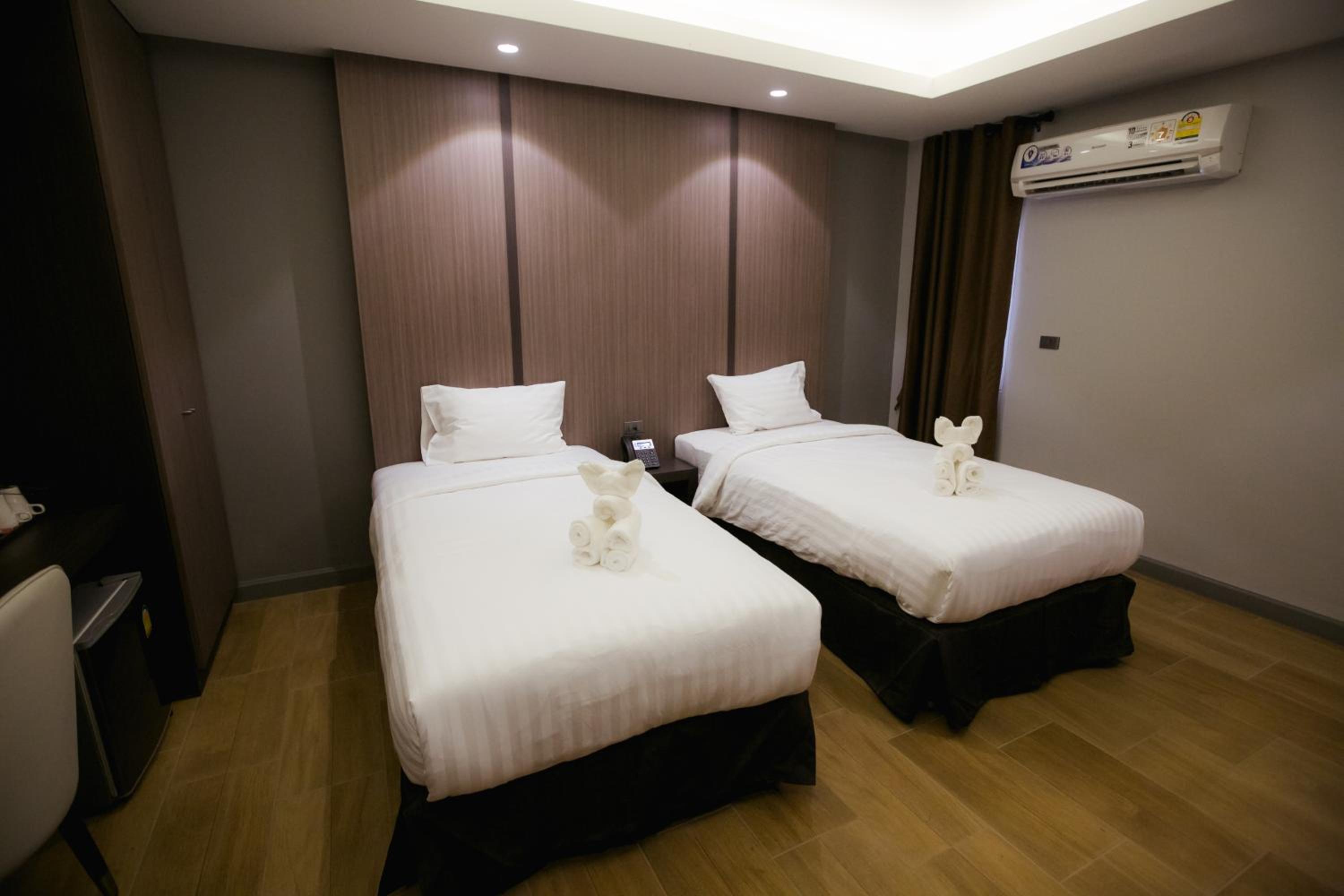 Deluxe Twin Room - Photo 2