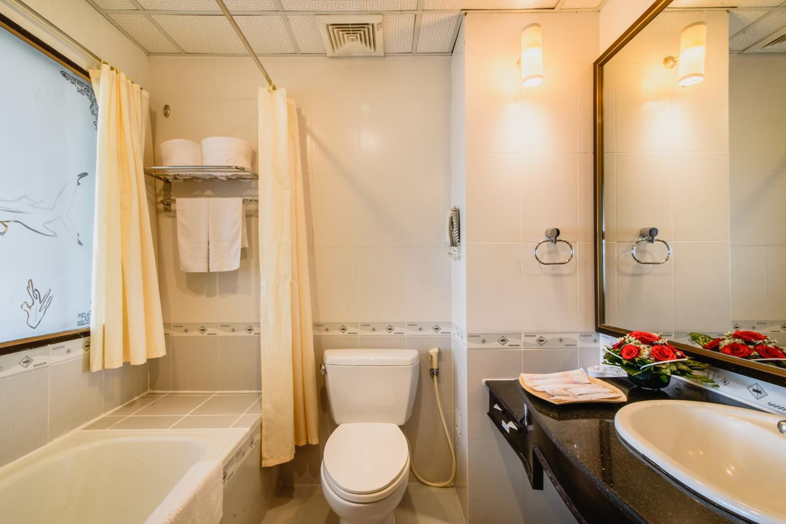 Deluxe Double or Twin Room with Garden View - Photo 11