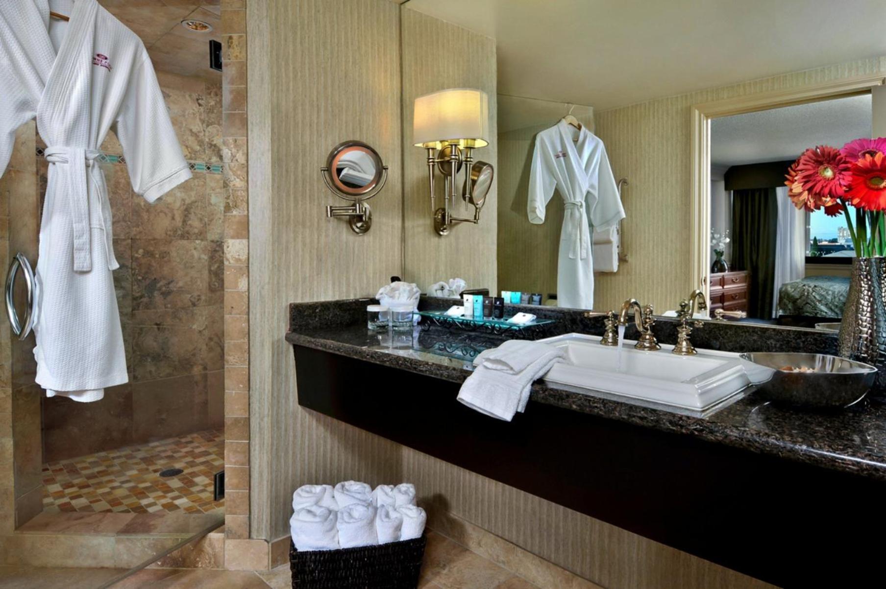 Executive Suite - Non-Smoking