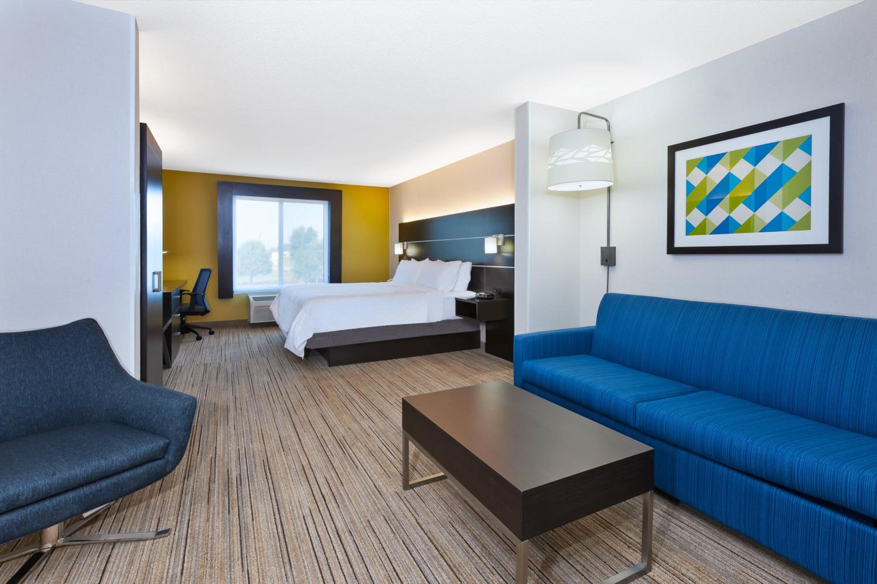 One-Bedroom King Suite - Photo 1