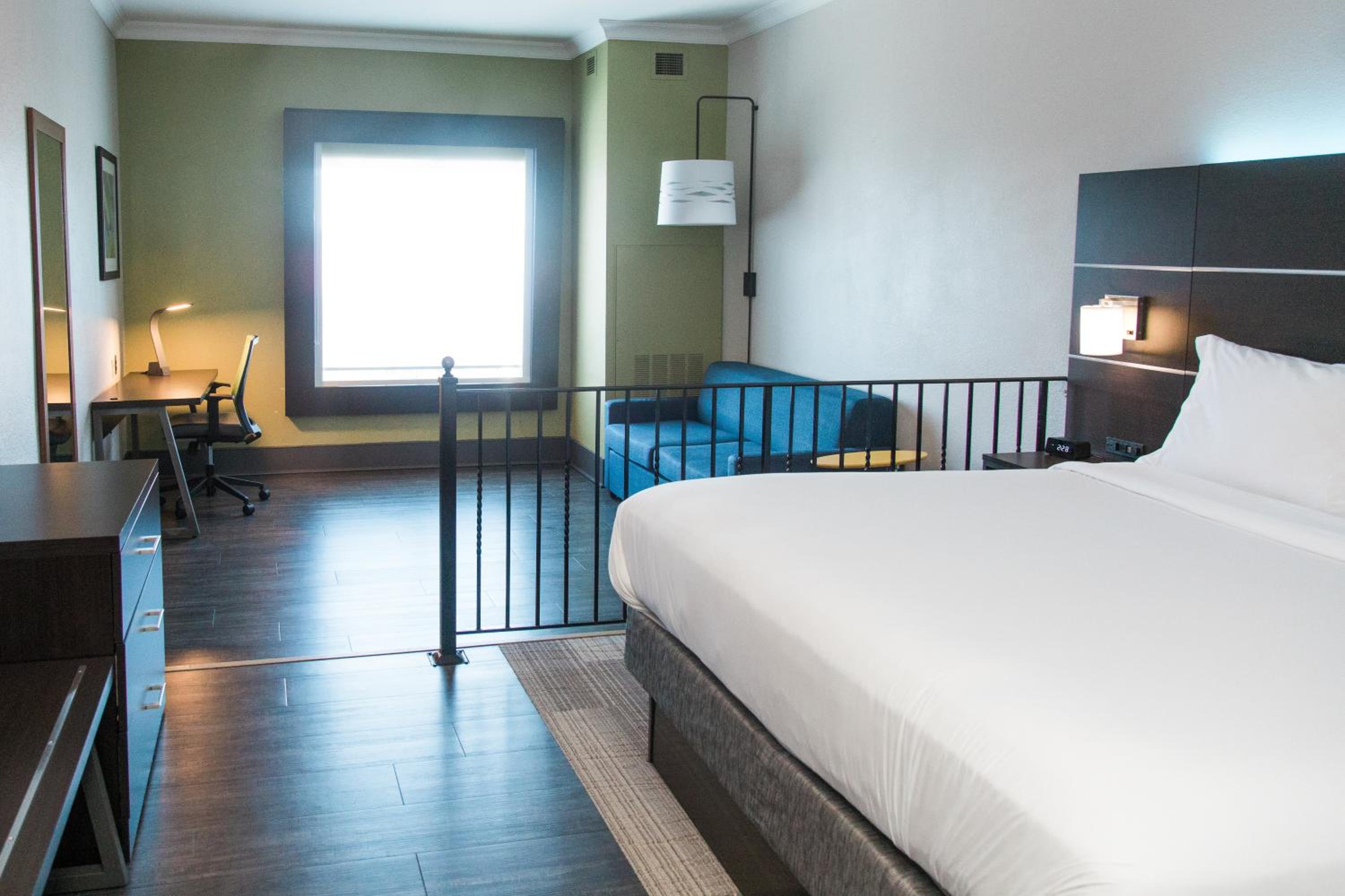 King Suite - Photo 1