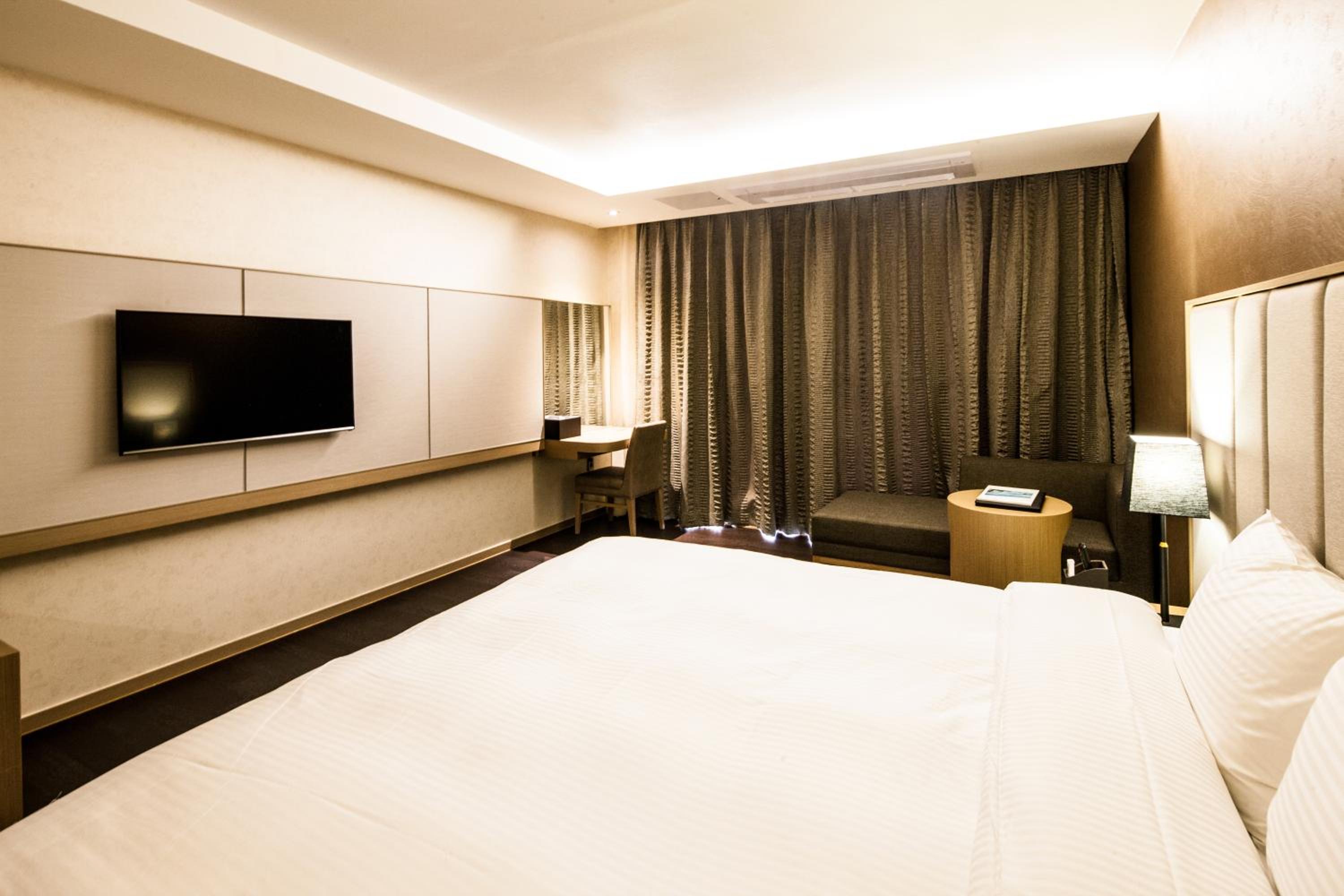 [Hotel] Superior (No Kitchen/Partial Ocean View/Double) photo 1